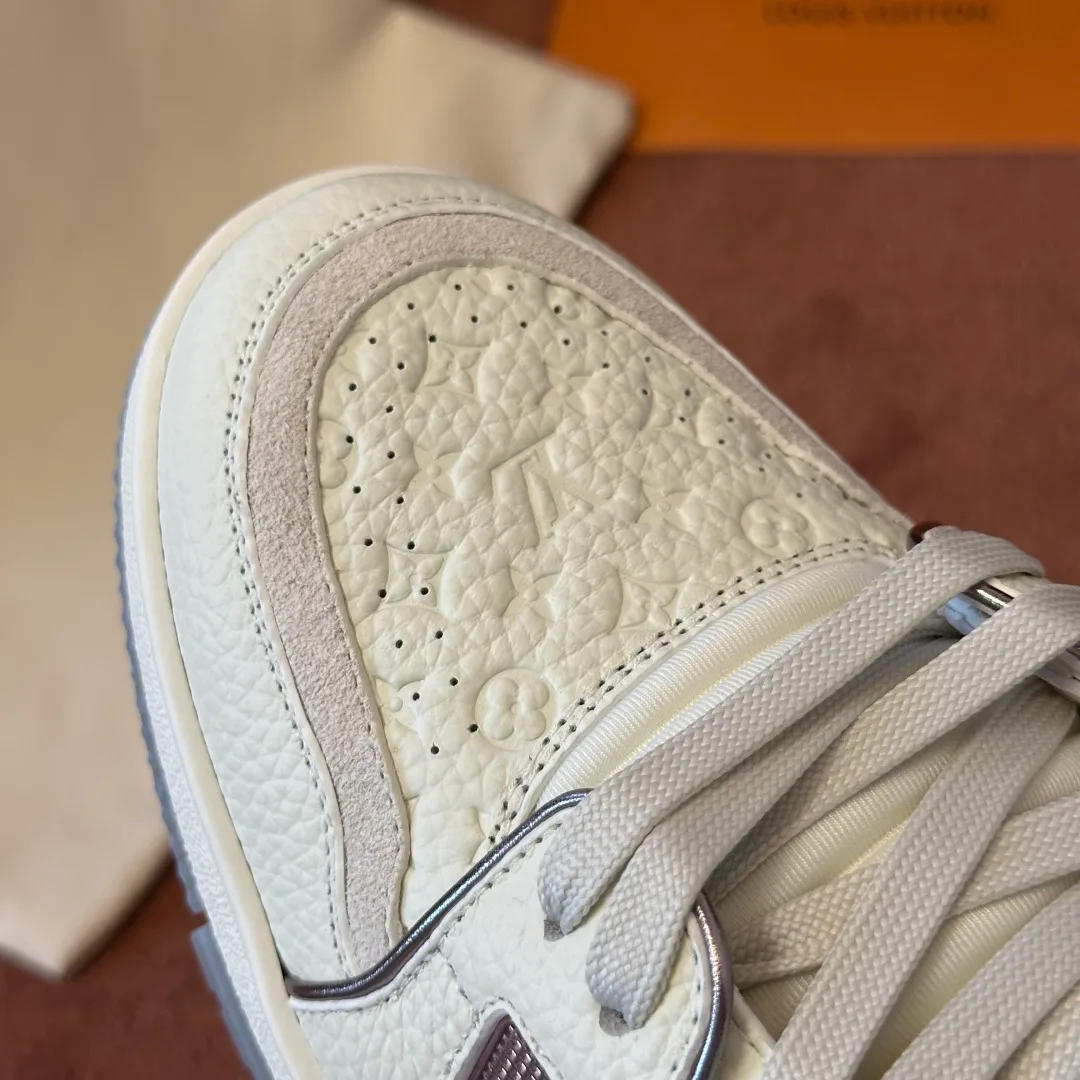 Men's Sneakers LOUIS VUITTON 18039899