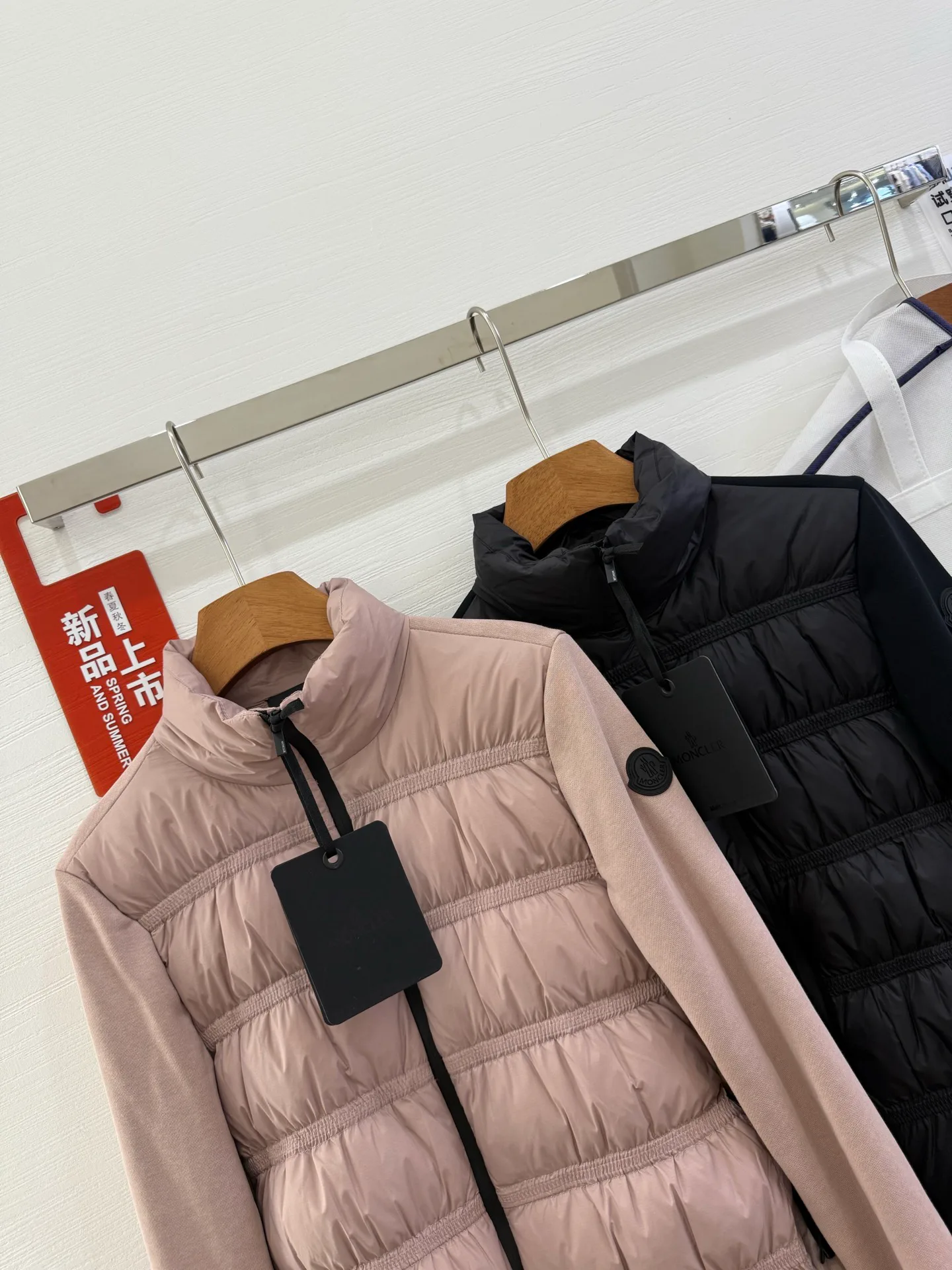 Women's Jackets And Down Jackets MONCLER 17918899