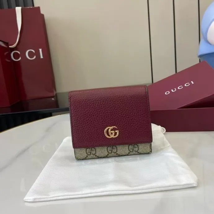Women's Clutches GUCCI 17904032