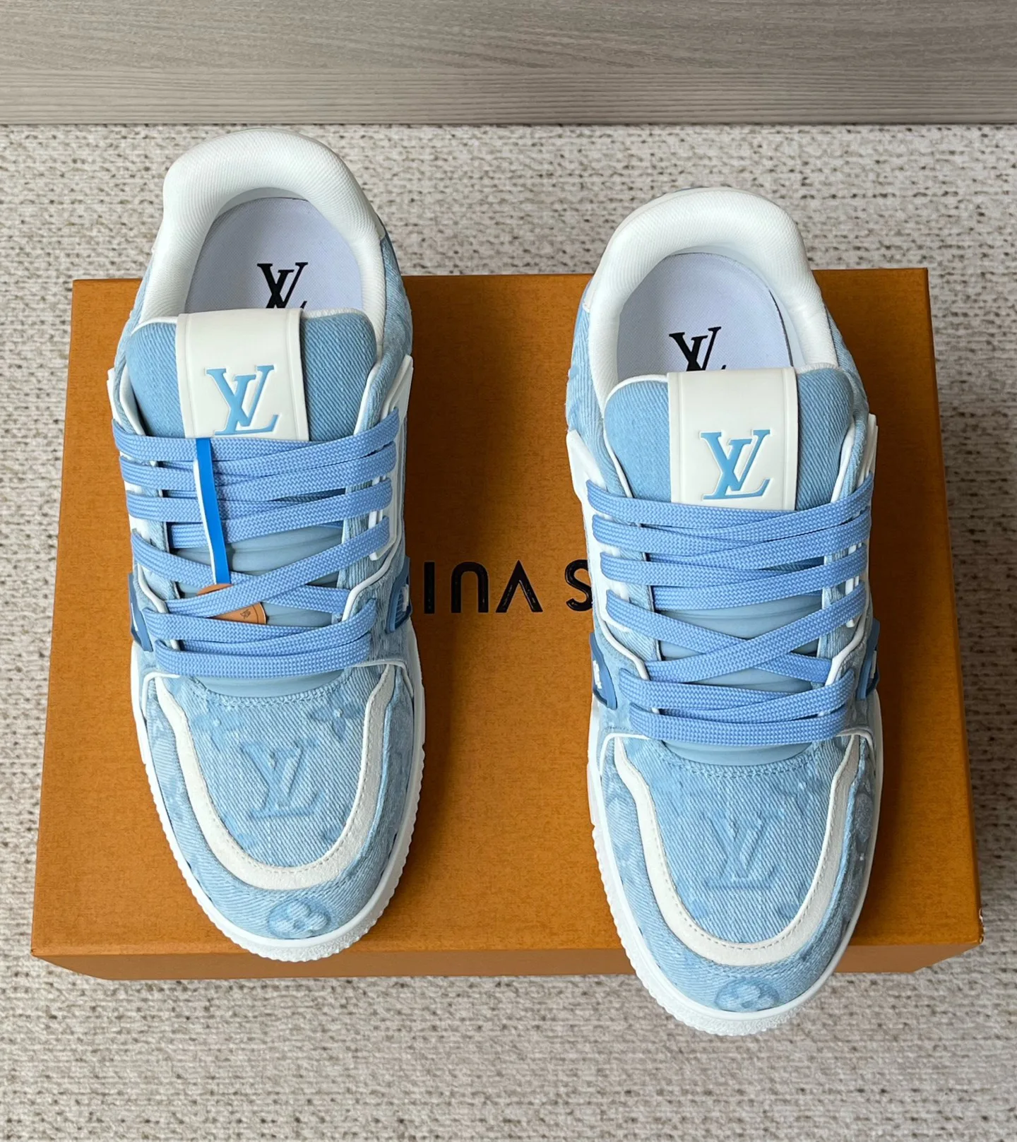 Women's Sneakers LOUIS VUITTON 17972118
