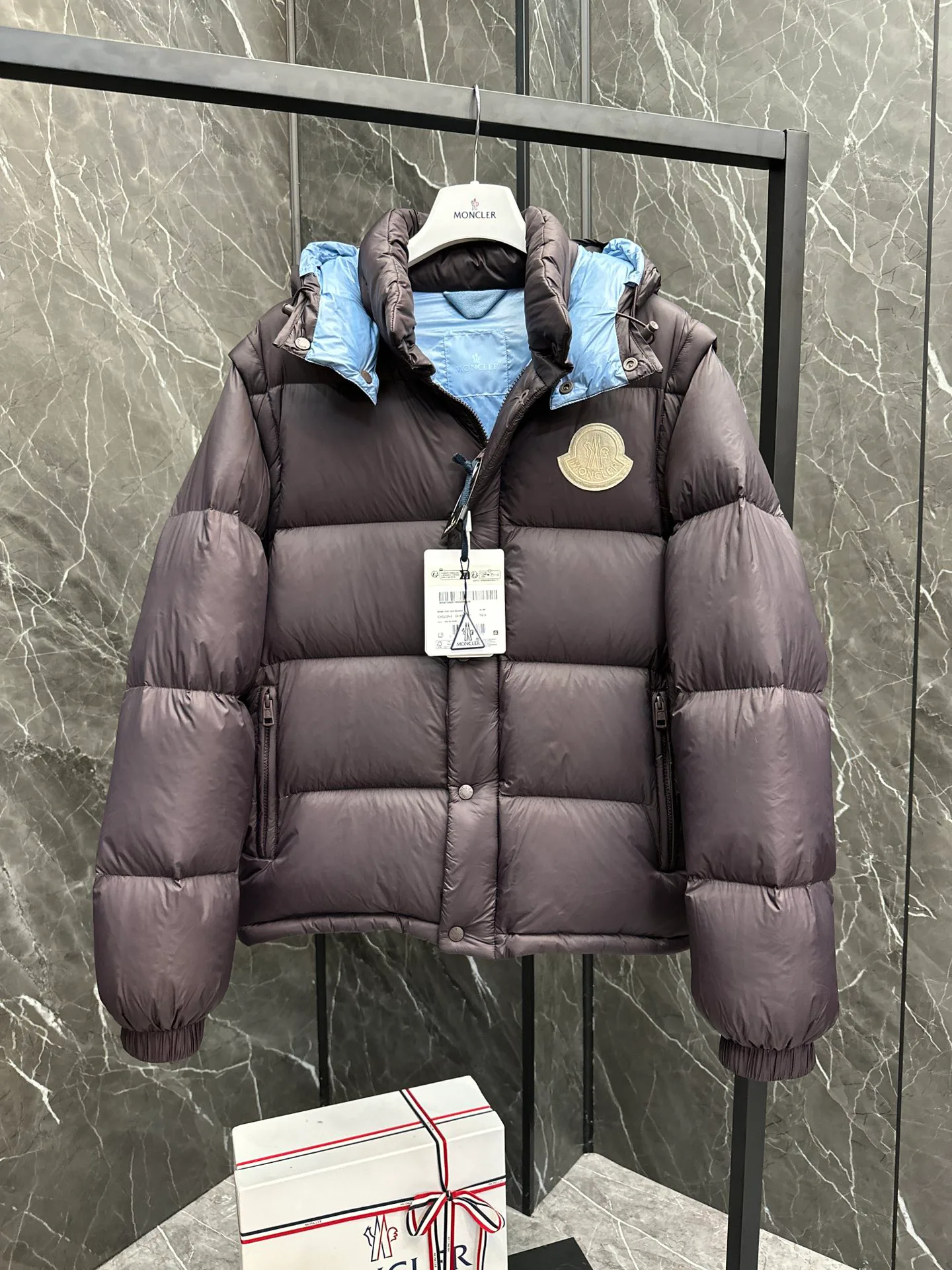Куртки И Пуховики Женские Moncler 18609612