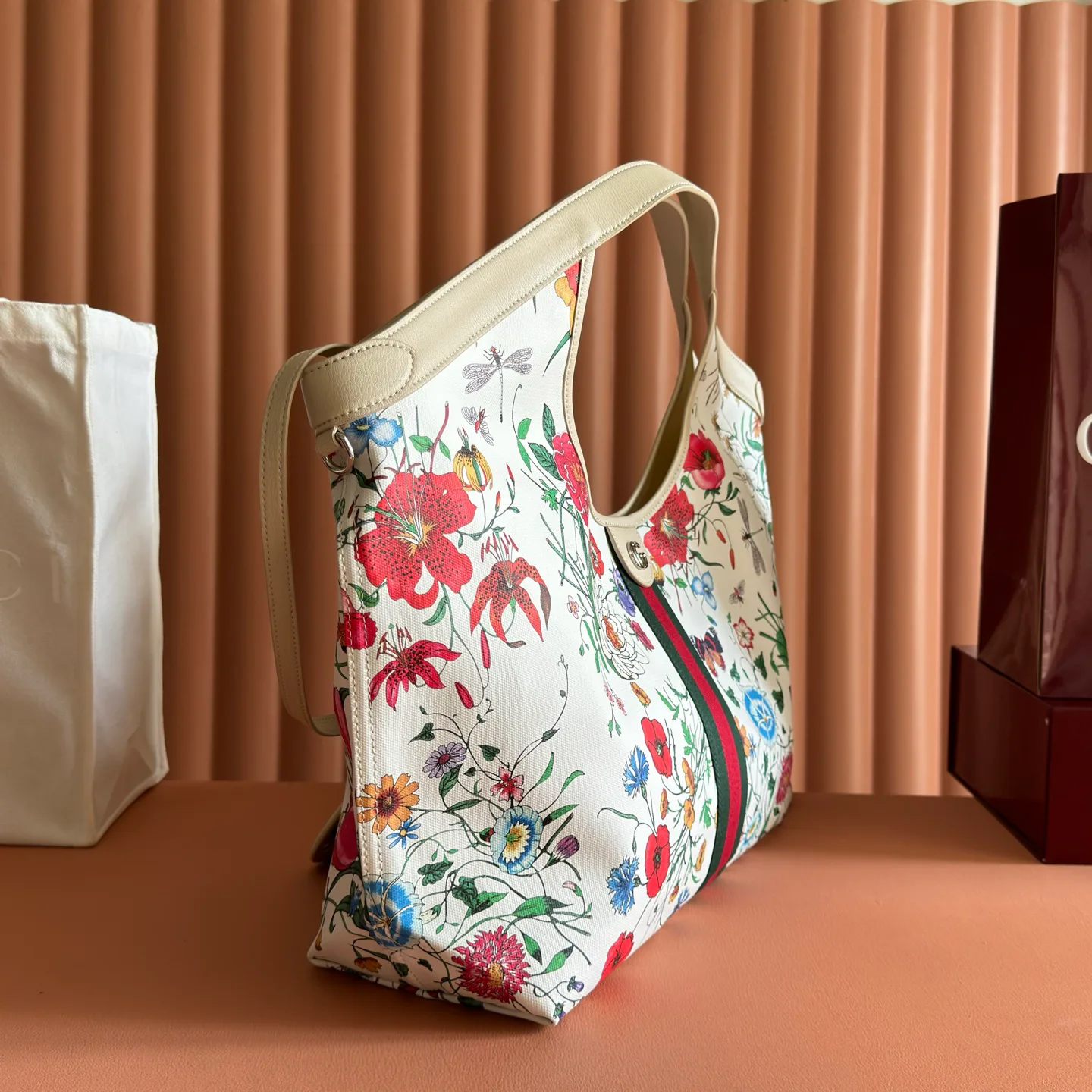Women's Classic Handbags GUCCI 18148089