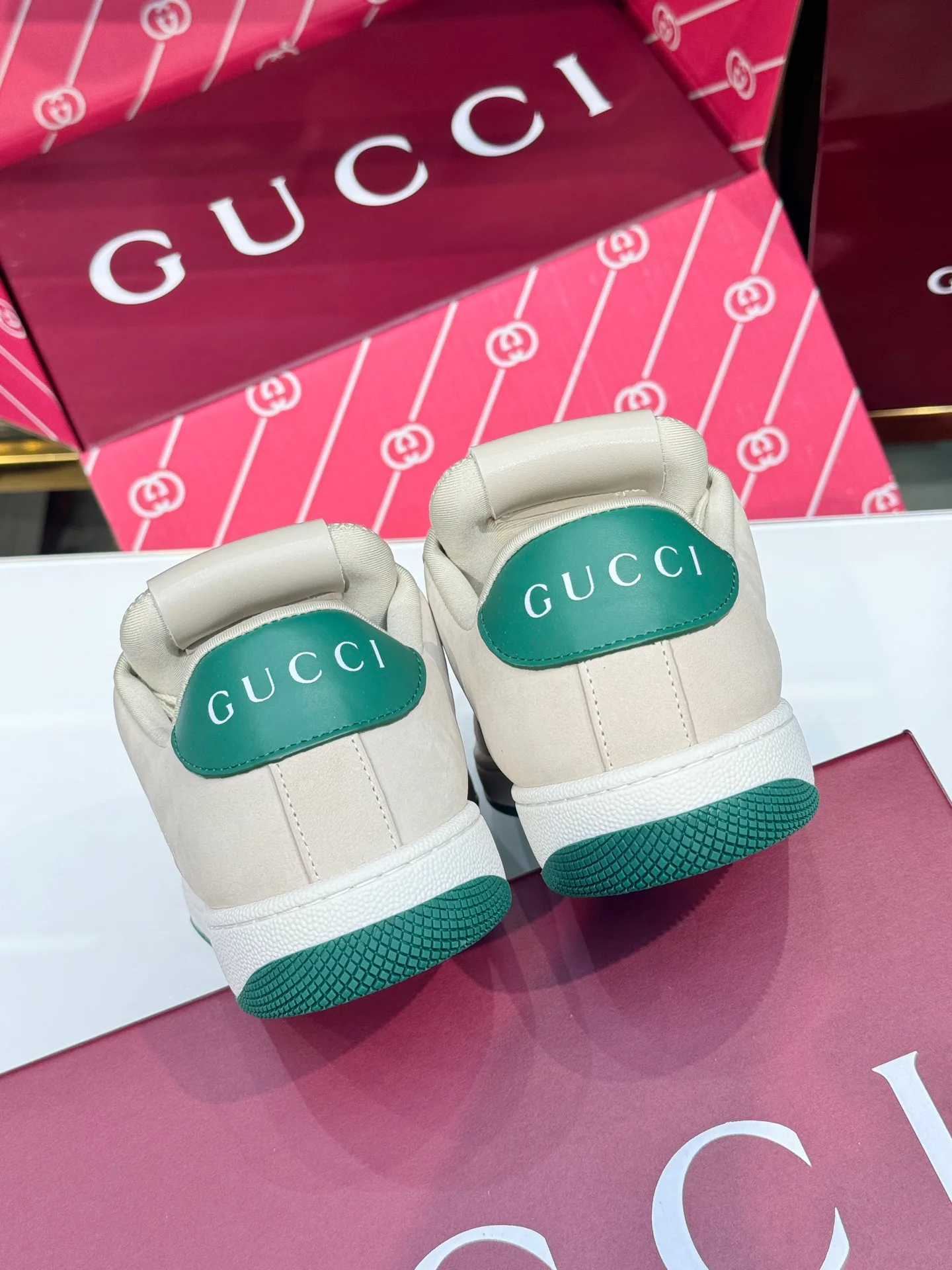 Women's Sneakers GUCCI 17946878