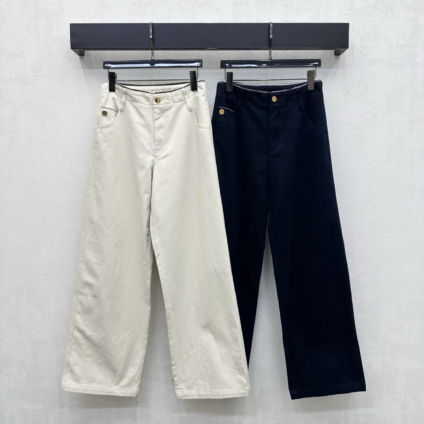 Women's Trousers MIU MIU 18510271