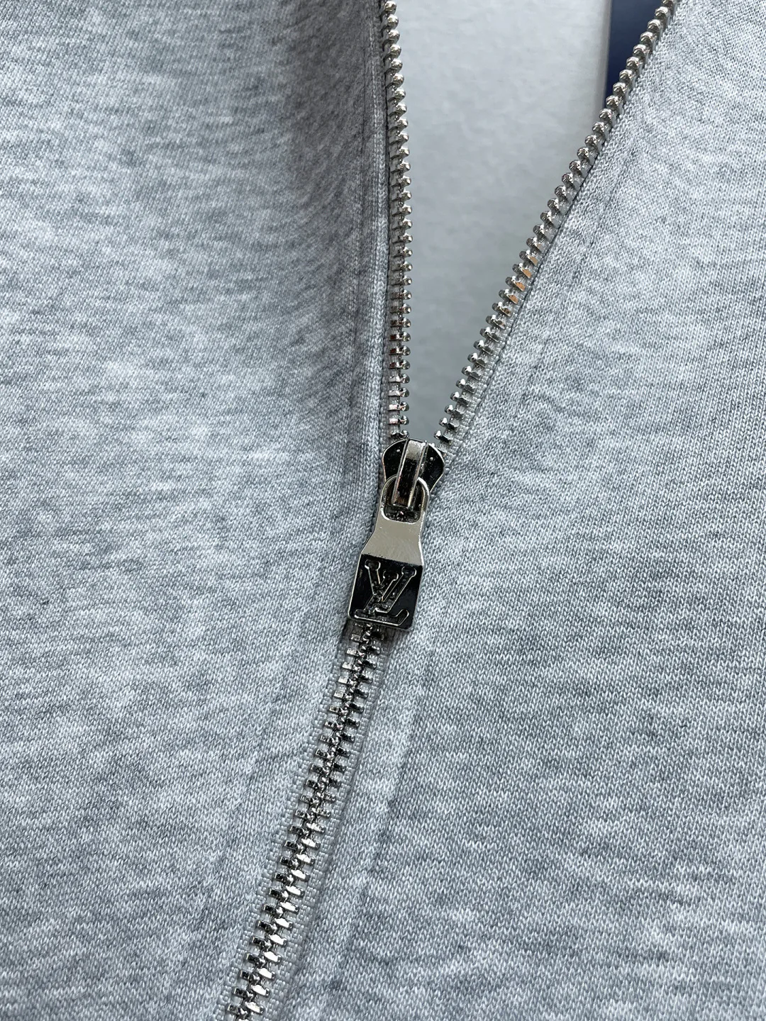 Men's Sweatshirts And Hoodies LOUIS VUITTON 18340425