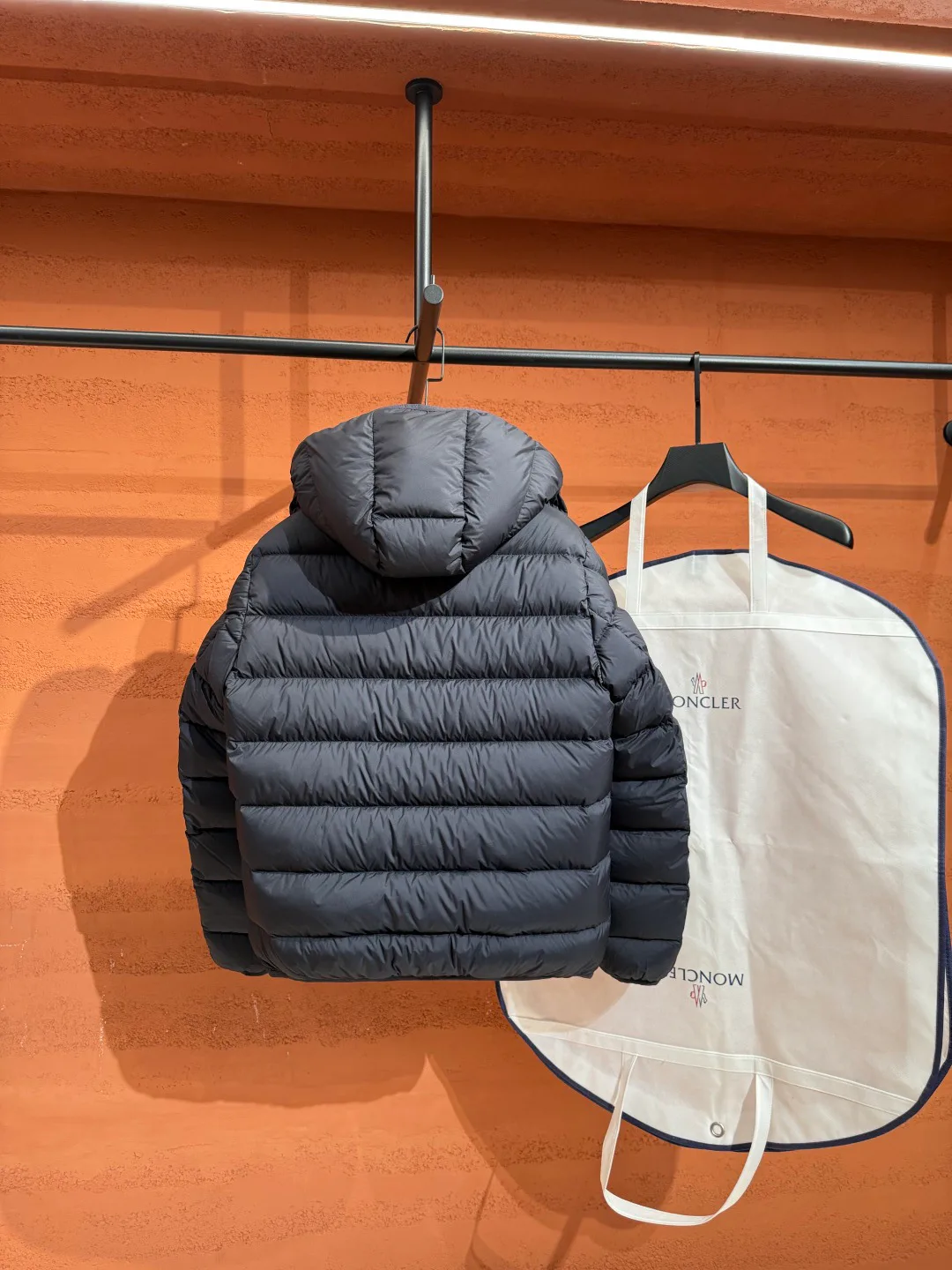 Men's Jackets And Down Jackets MONCLER 18047942