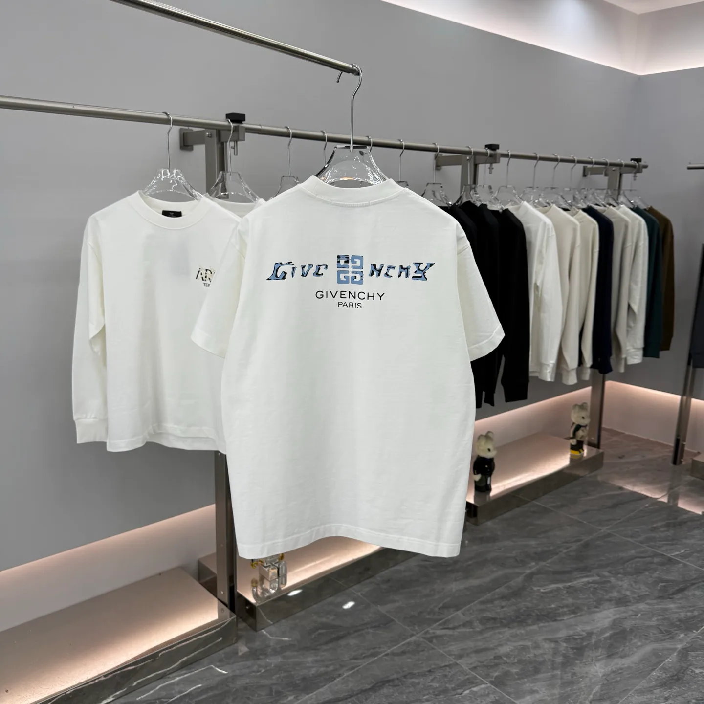 Men's T-Shirts GIVENCHY 17974723
