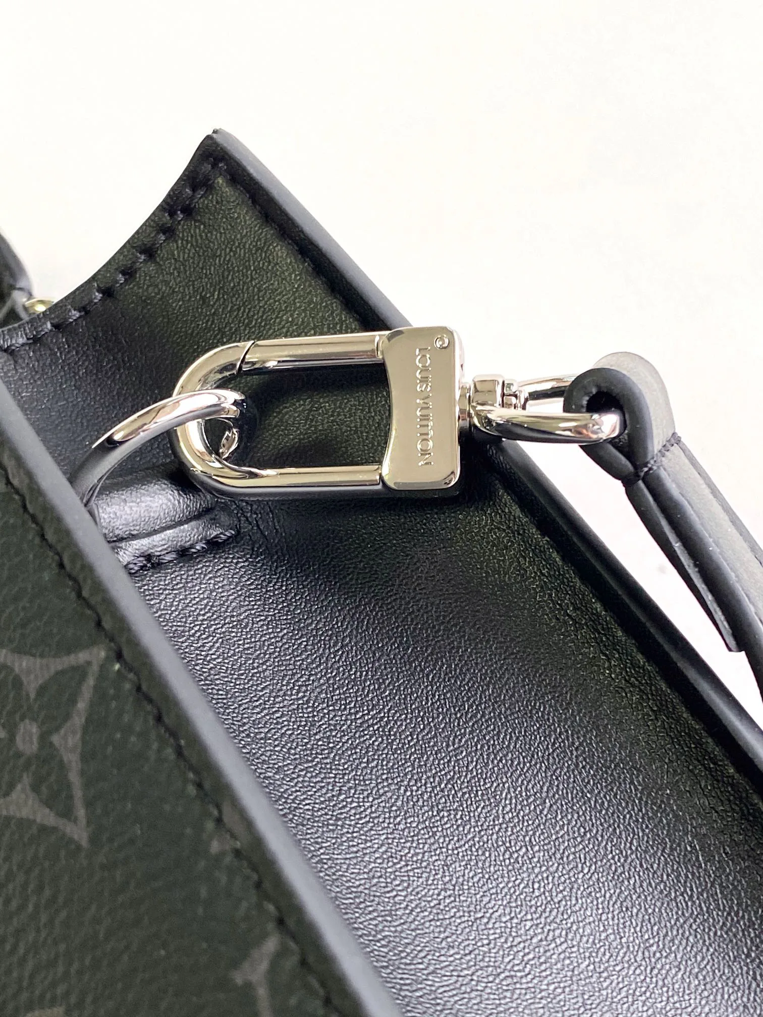 Women's Shoulder Bags LOUIS VUITTON 17949187