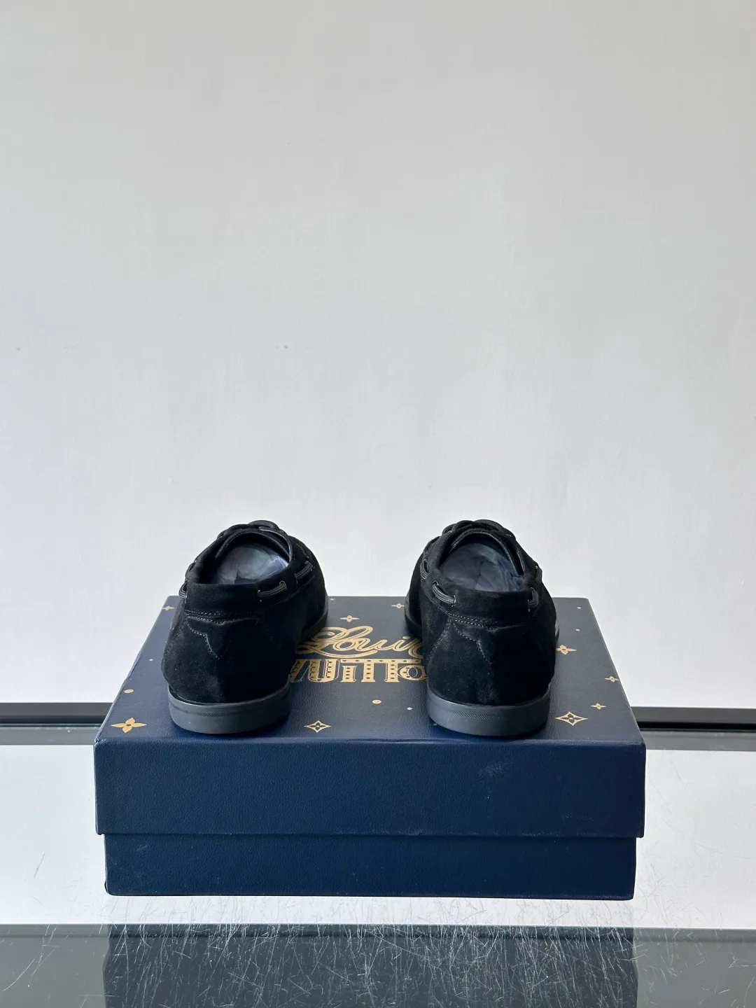 Men's Loafers And Dress Shoes LOUIS VUITTON 17941073