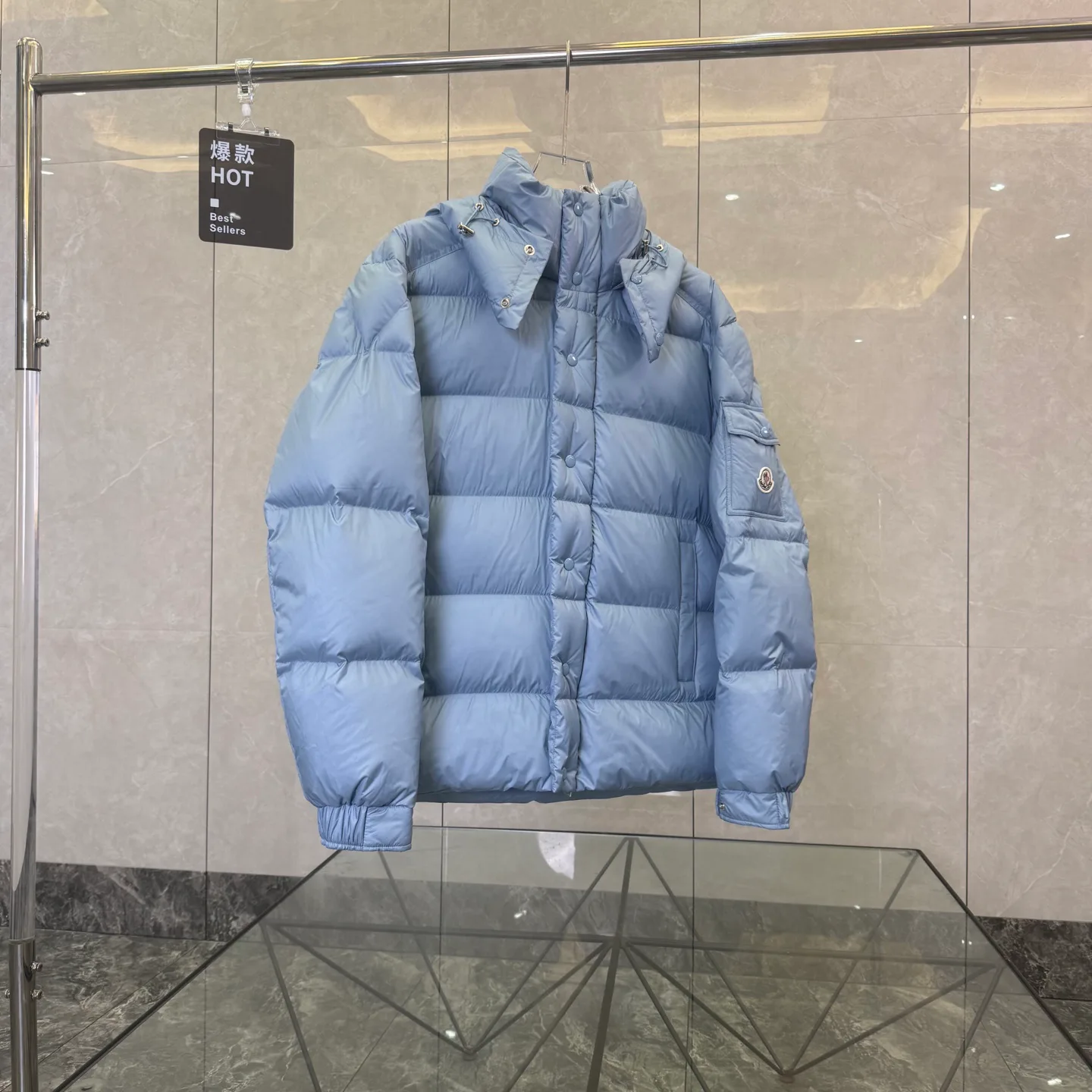 Women's Jackets And Down Jackets MONCLER 17949528