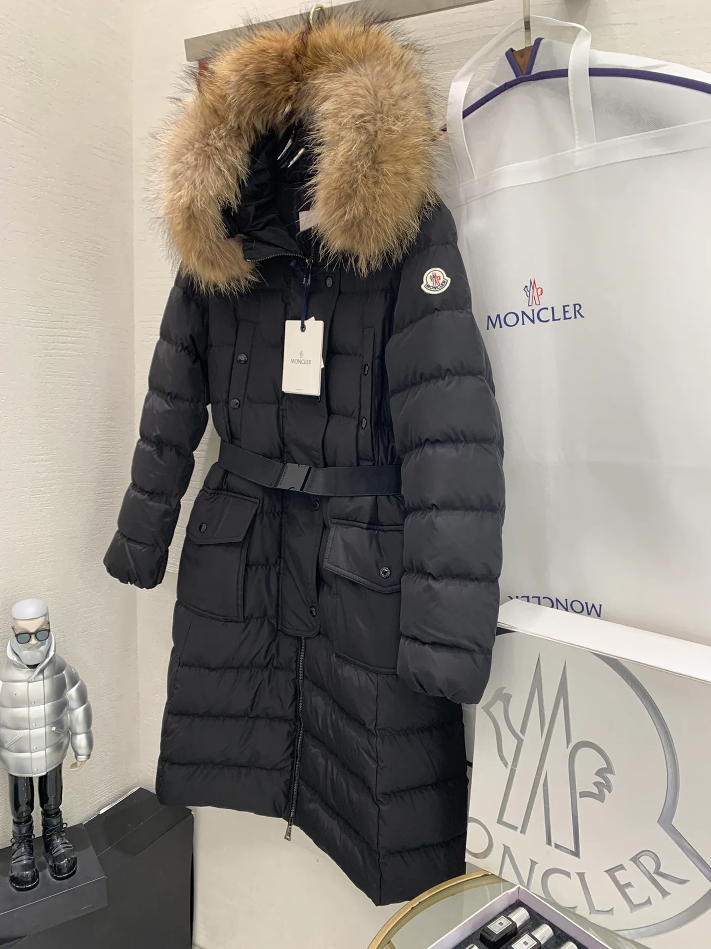 Women's Jackets And Down Jackets MONCLER 18451398