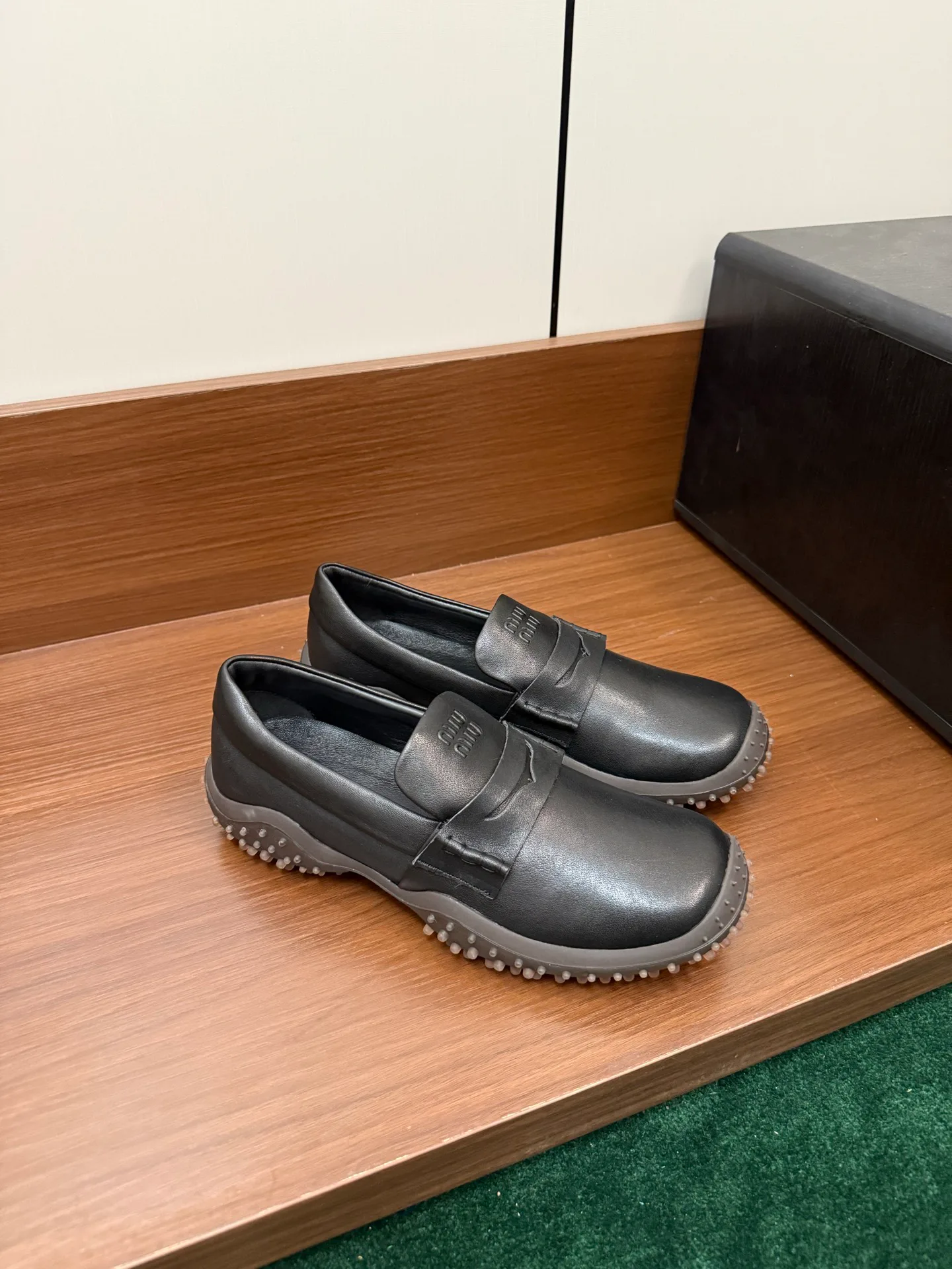 Women's Loafers And Moccasins MIU MIU 18042064