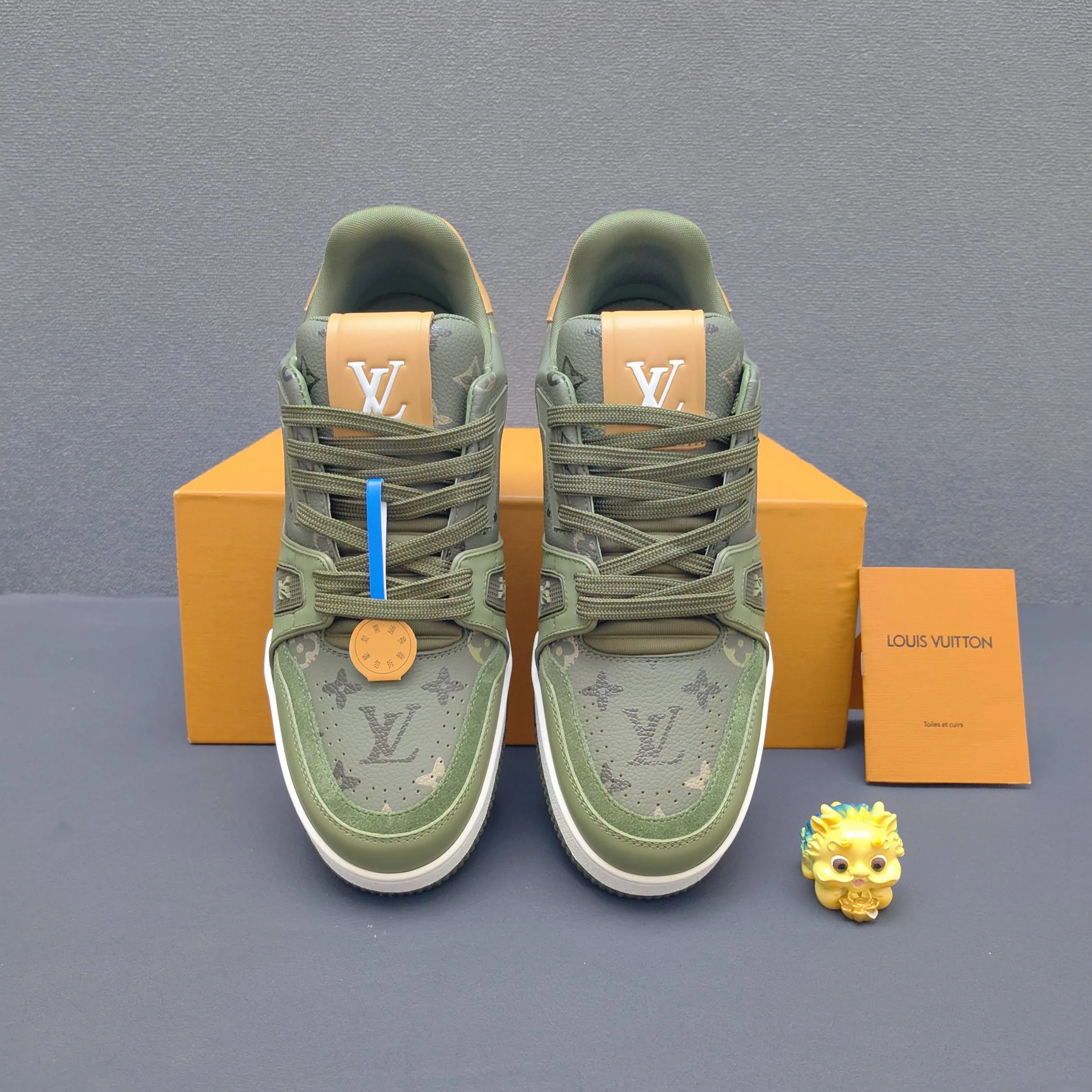 Men's Sneakers LOUIS VUITTON 17725118