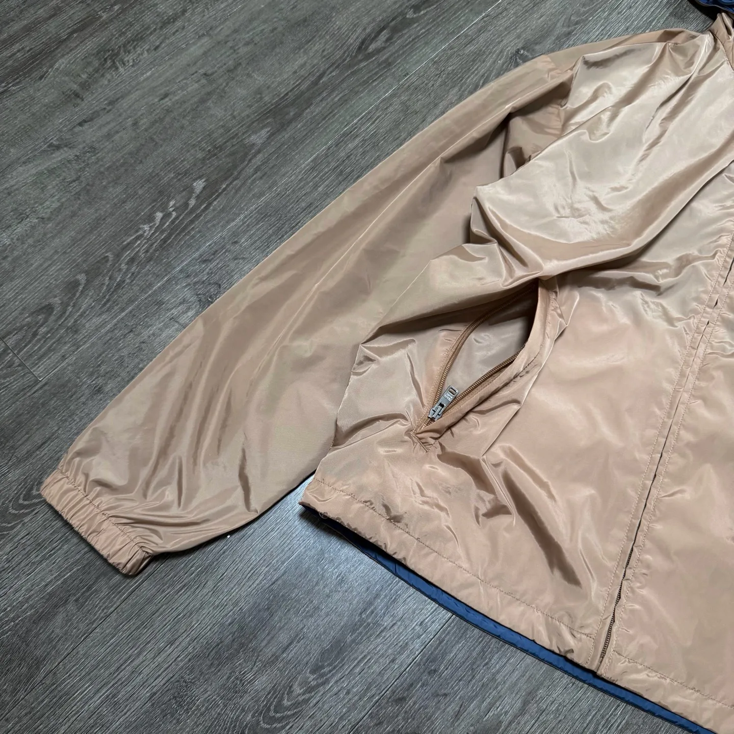 Women's Jackets And Down Jackets PRADA 18052162