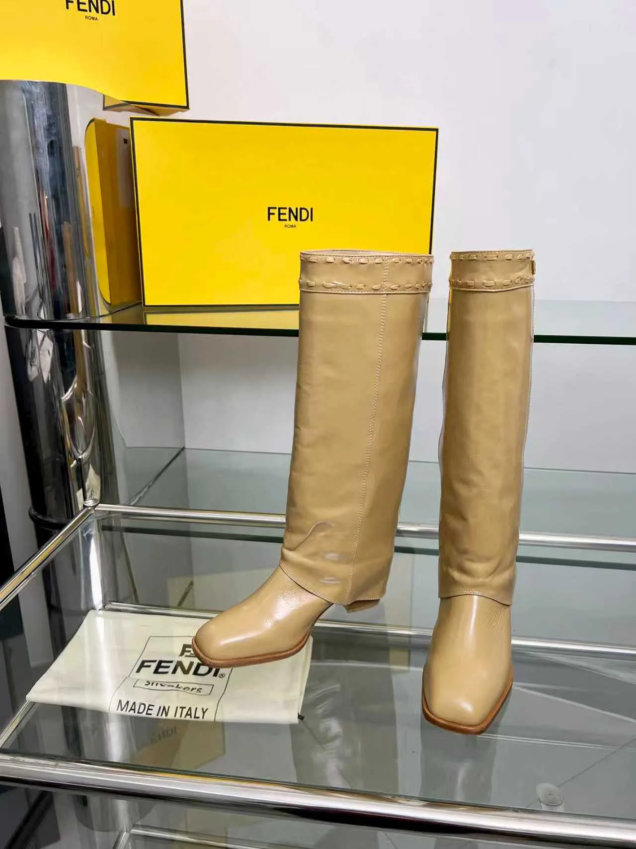 Women's Boots FENDI 18104316