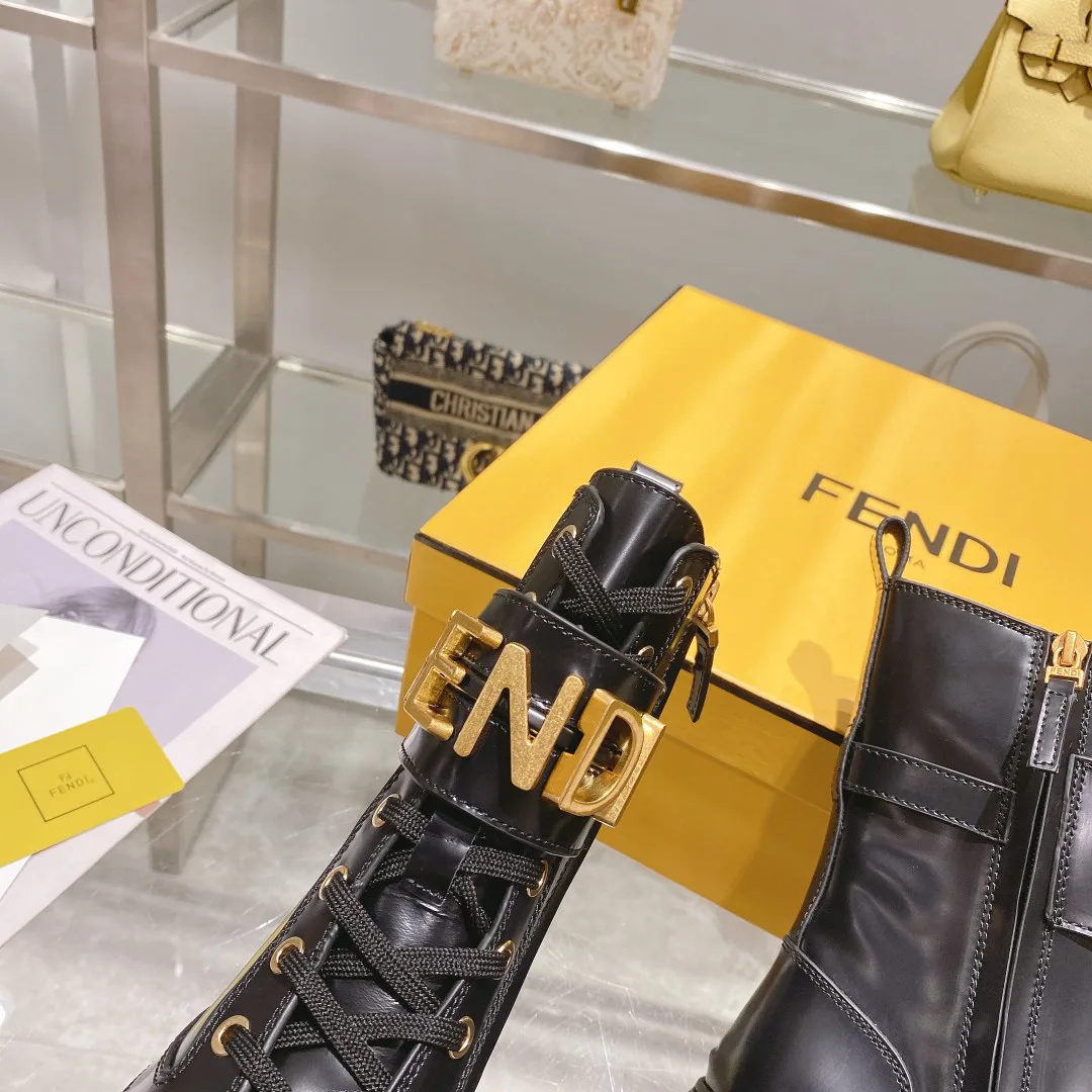 Women's Ankle Boots FENDI 18264033