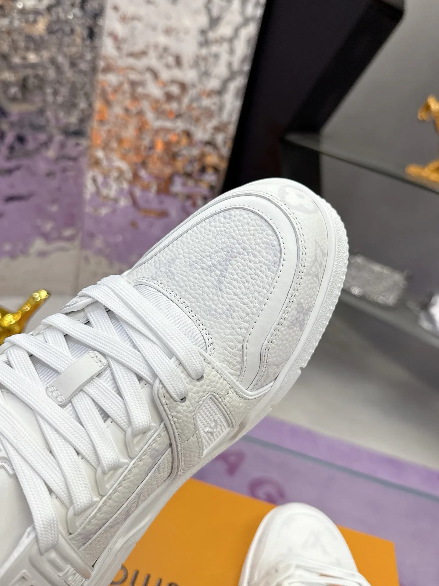 Women's Sneakers LOUIS VUITTON 18104020
