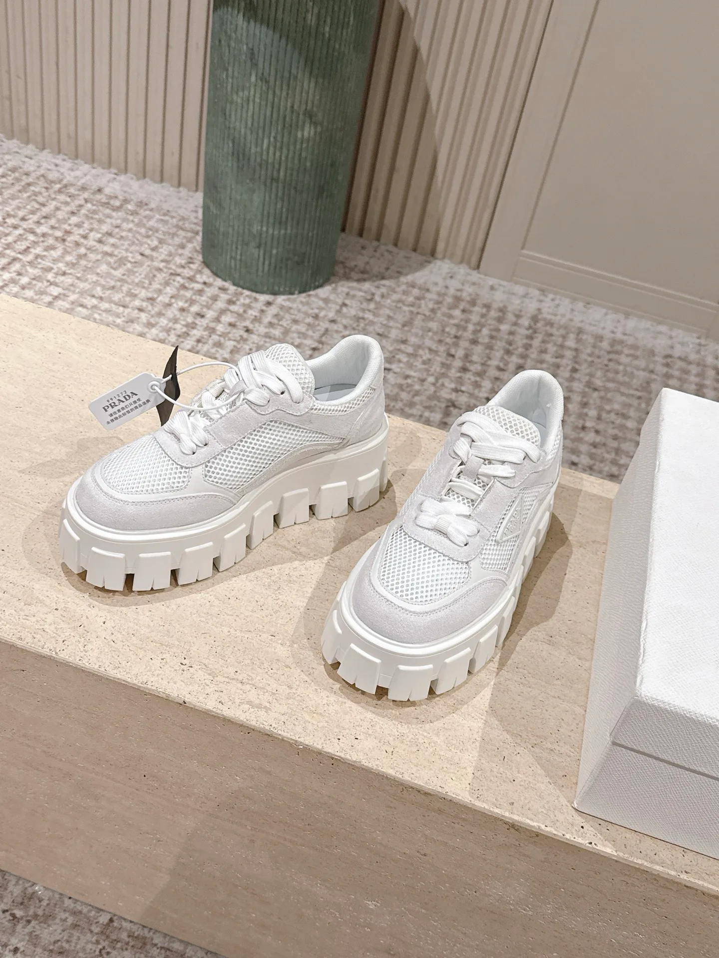 Women's Sneakers PRADA 18142657