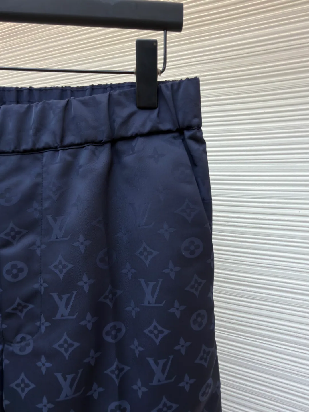 Men's Trousers LOUIS VUITTON 18260608
