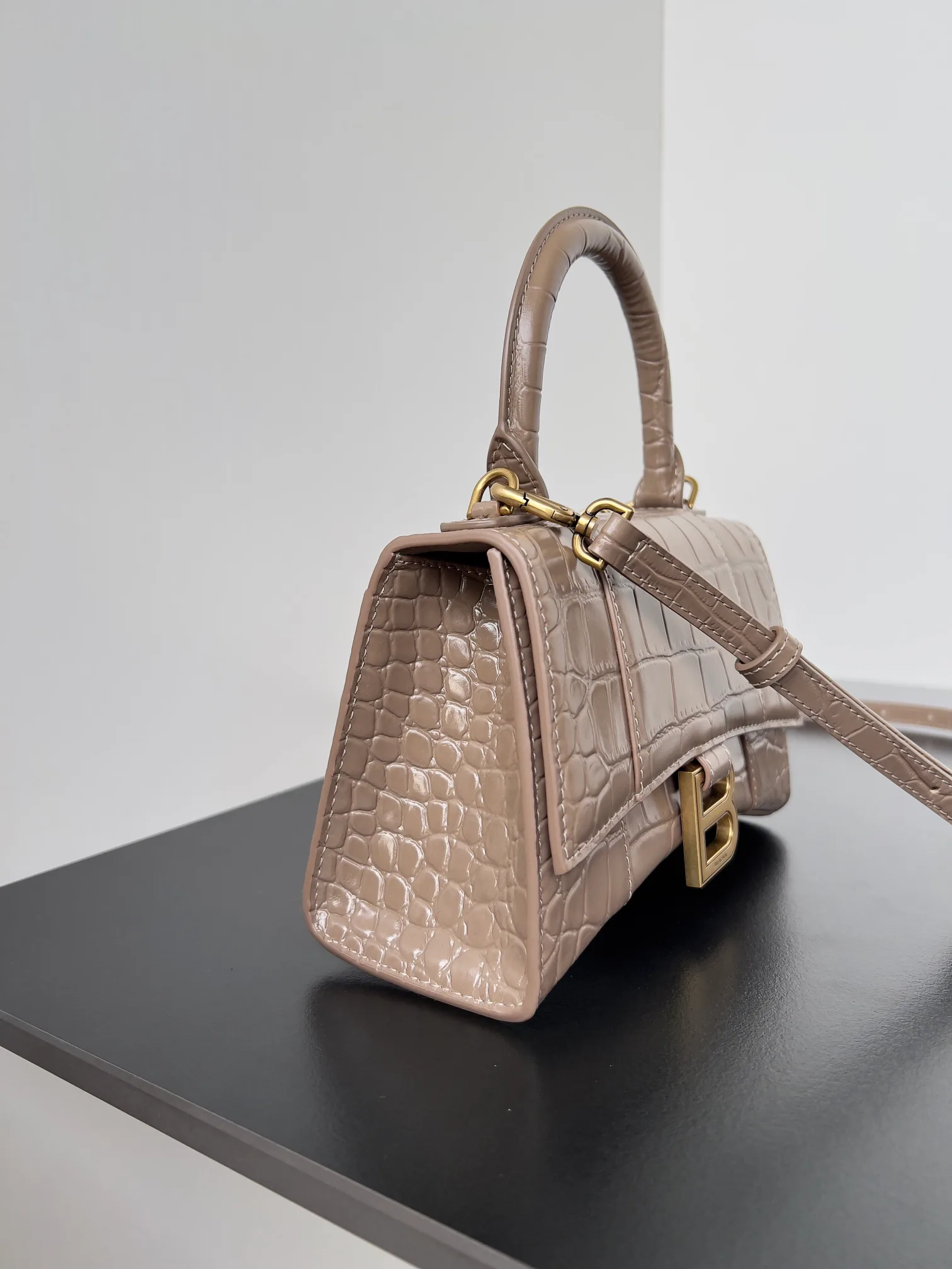 Классические Сумки Женские Balenciaga 18619527