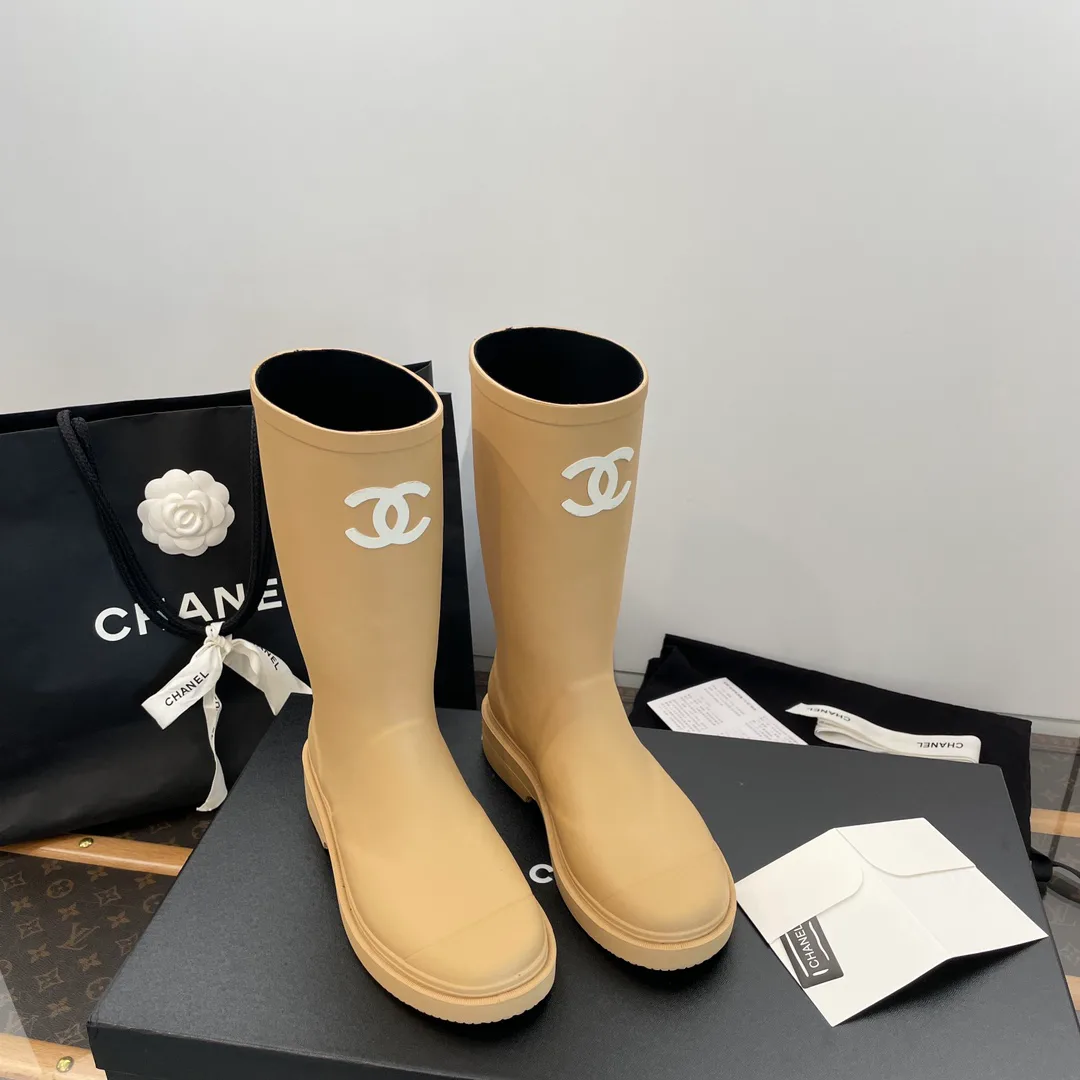 Women's Boots CHANEL 18409811
