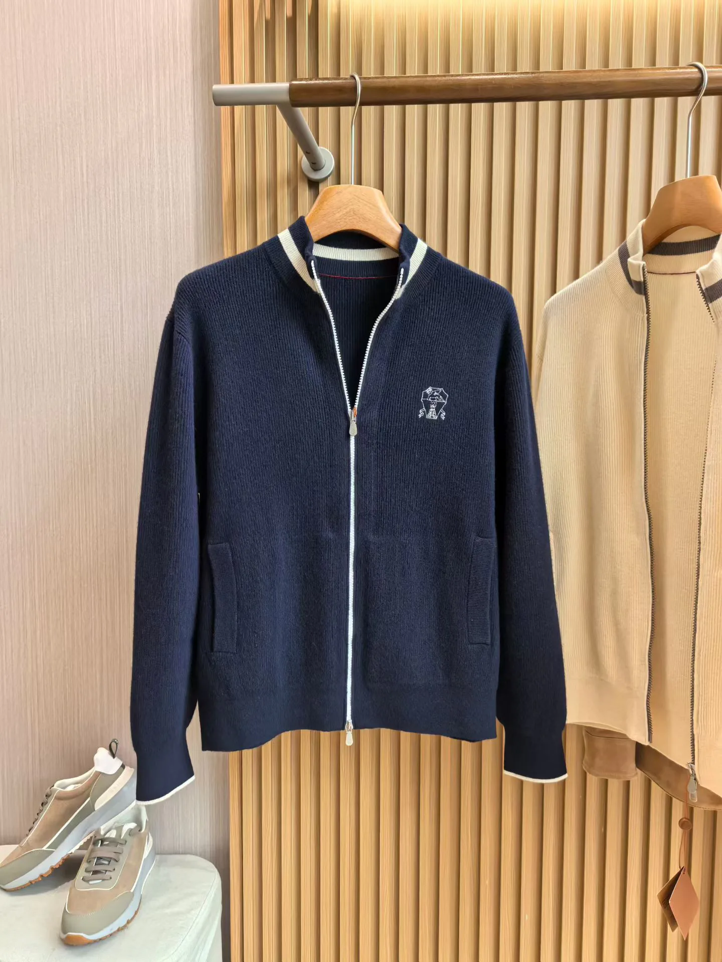 Men's Jumpers And Sweaters BRUNELLO CUCINELLI 18083997