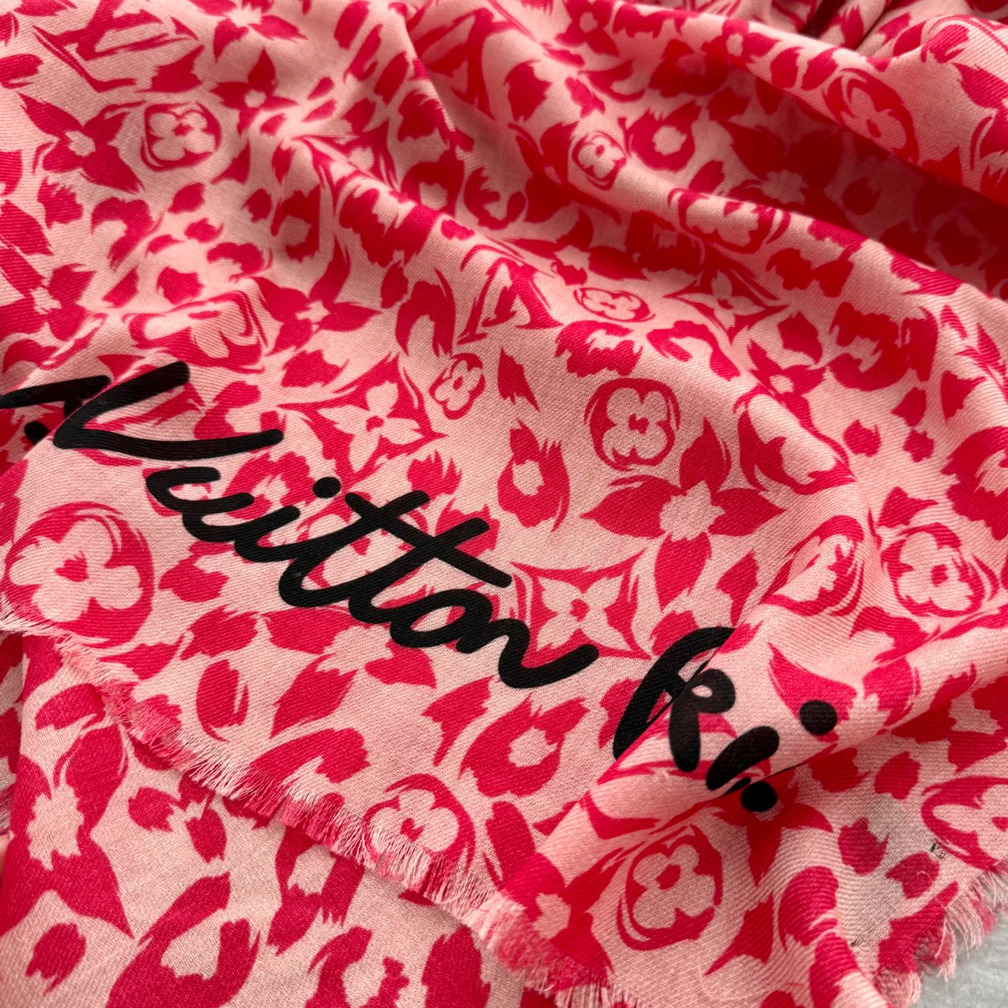 Scarves LOUIS VUITTON 18003176