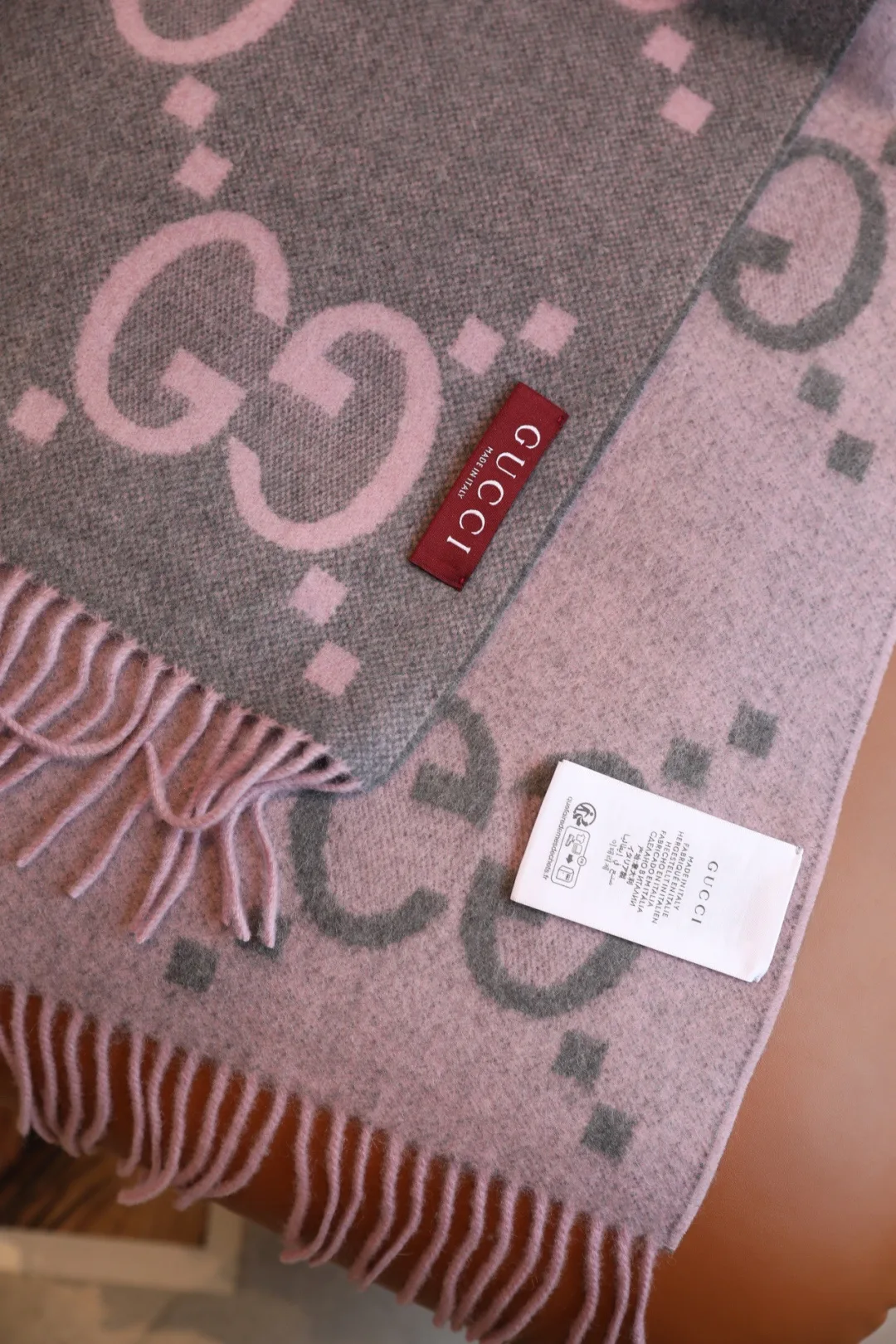 Scarves GUCCI 18265970