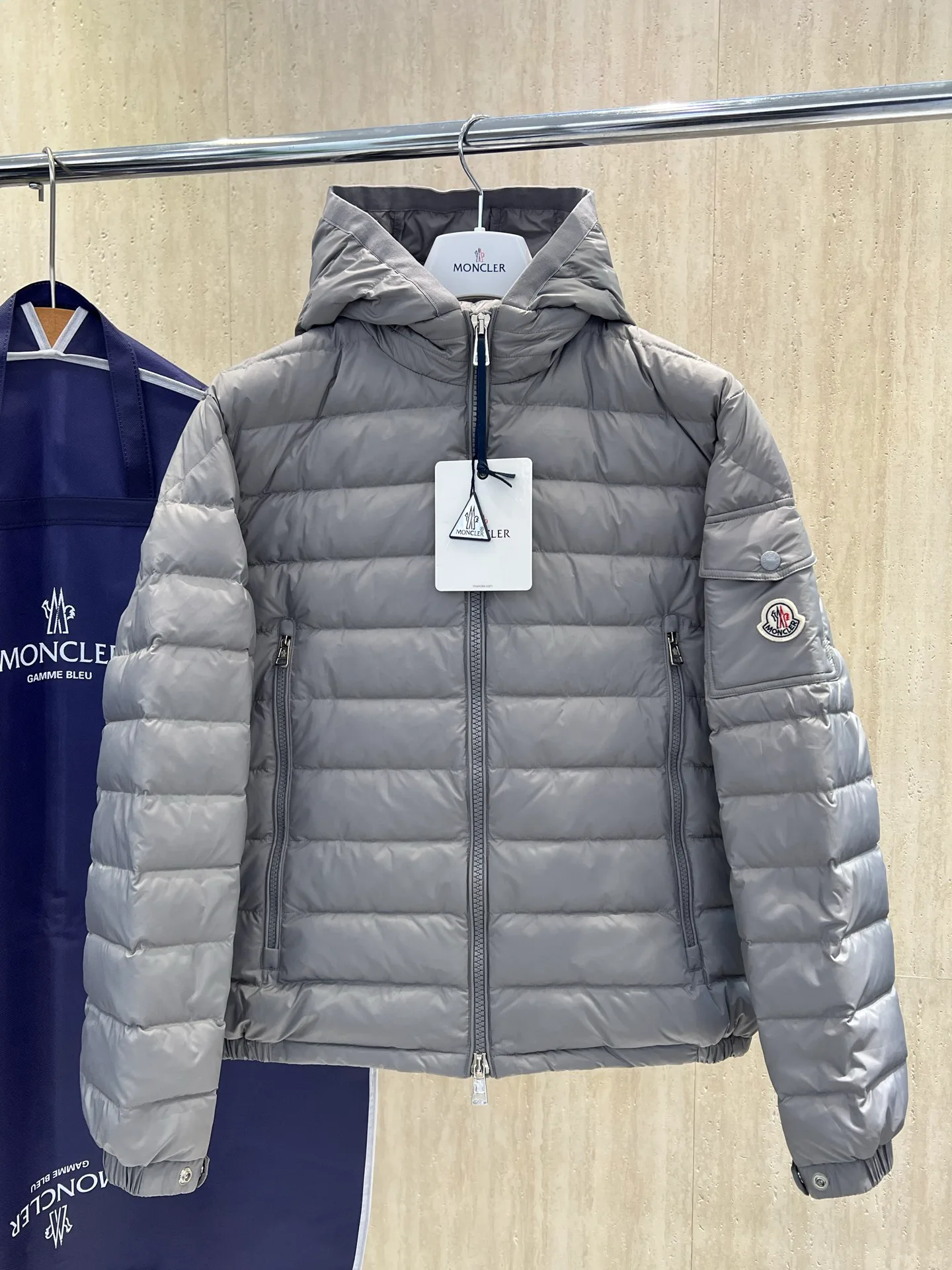 Куртки И Пуховики Мужские Moncler 18683913