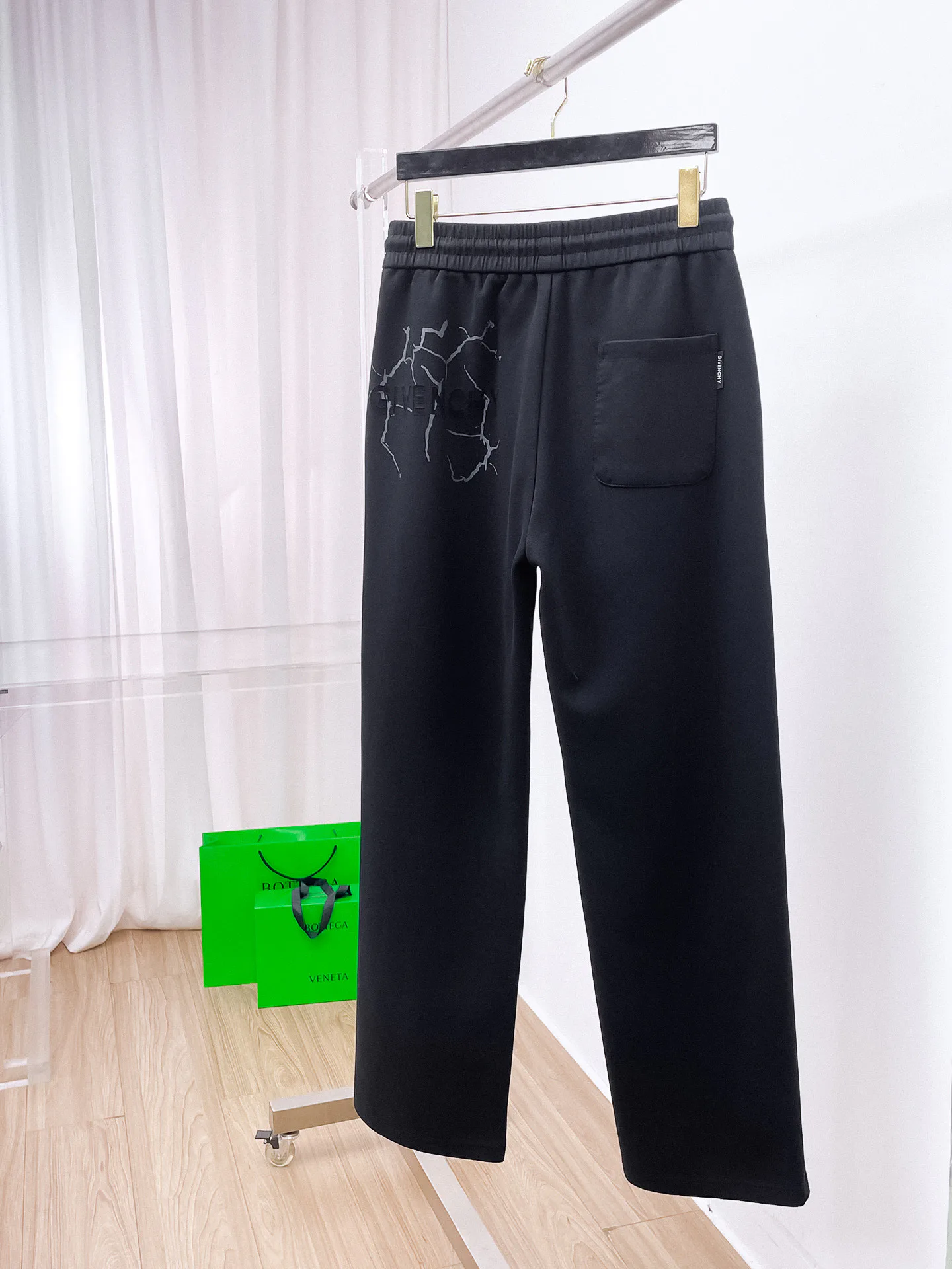 Men's Trousers GIVENCHY 18399378