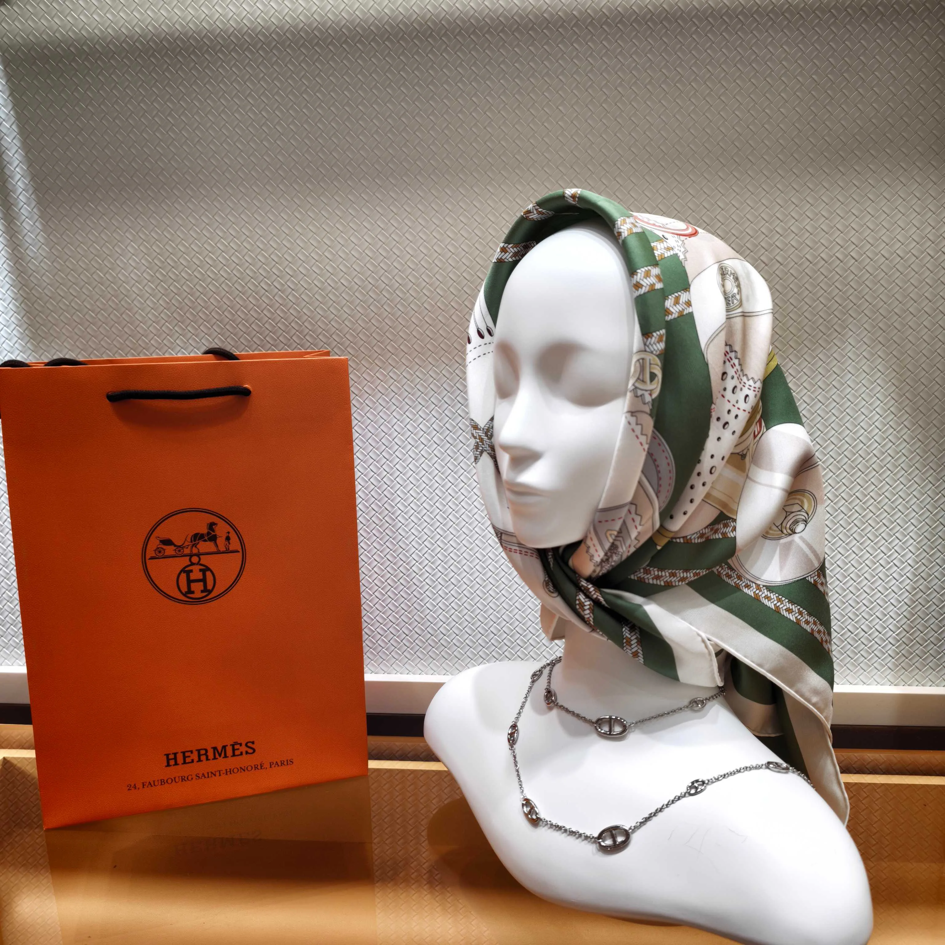 Silk Scarves HERMES 18167155