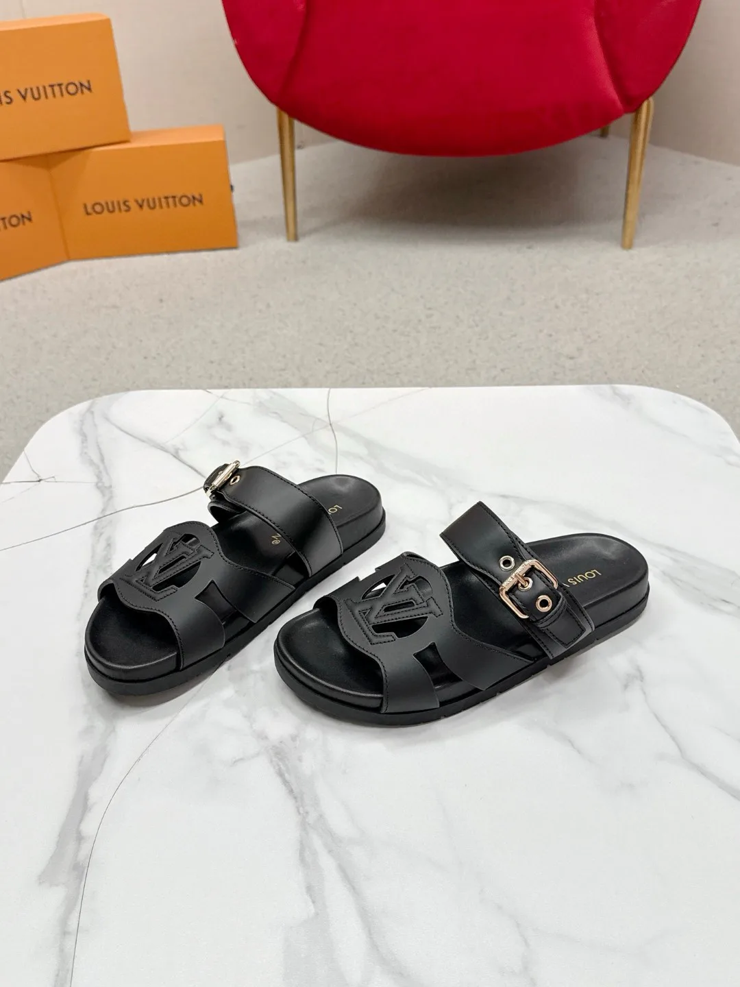 Women's Flip-Flops LOUIS VUITTON 18235689