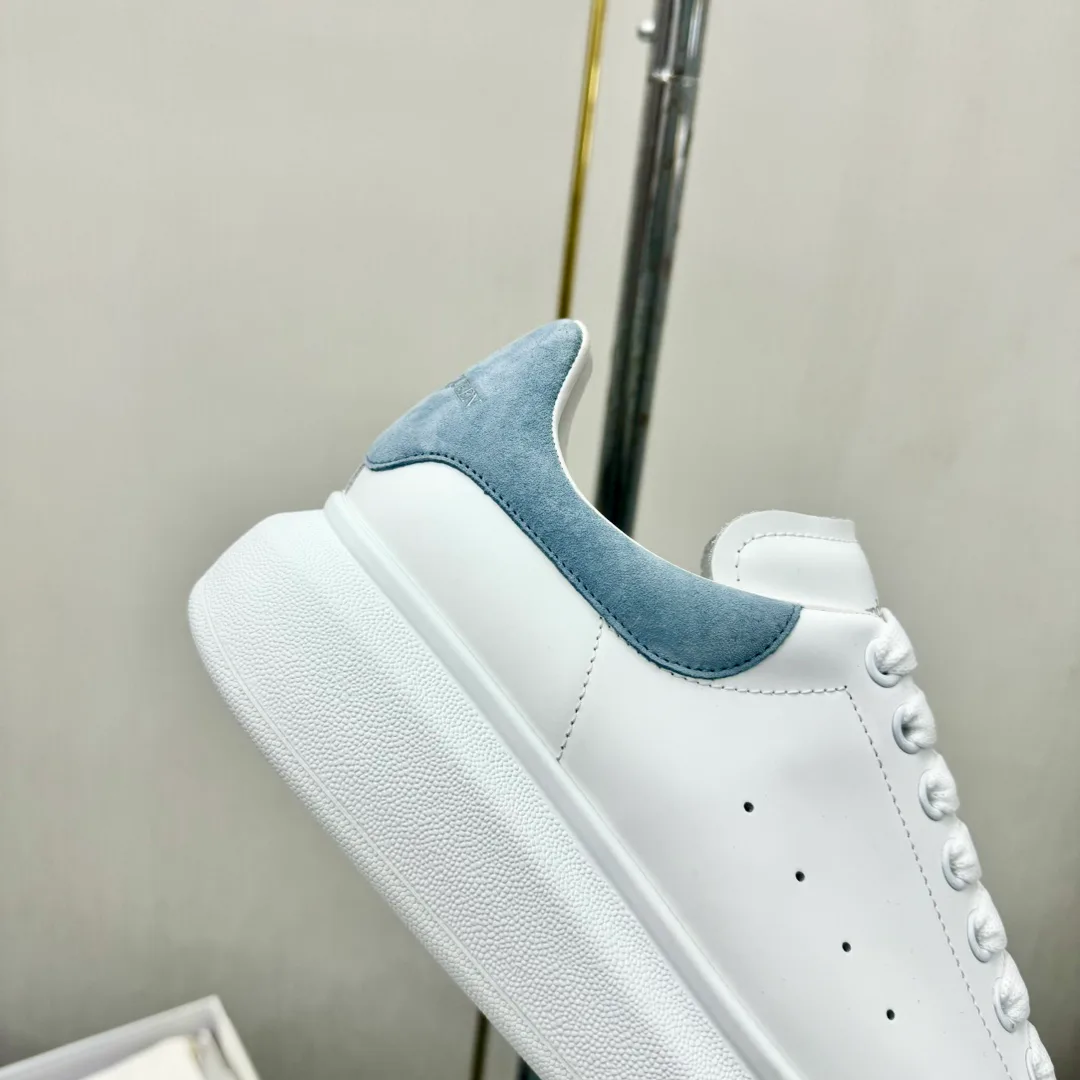 Women's Sneakers ALEXANDER MCQUEEN 18011244