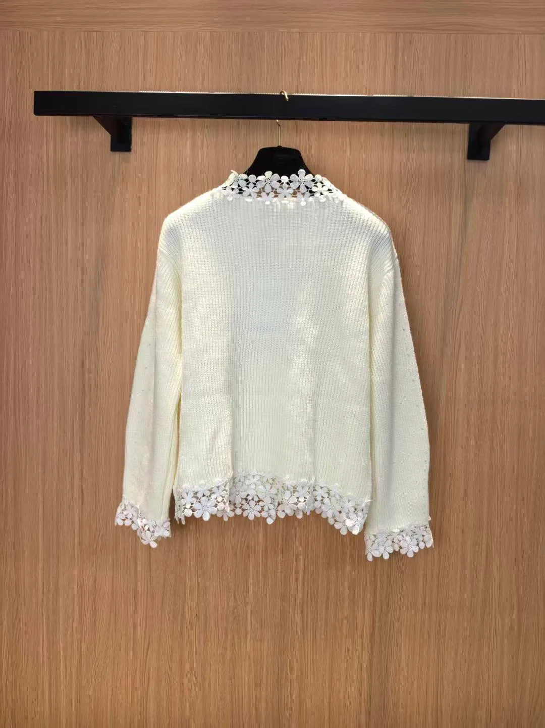 Women's Jumpers And Sweaters CHANEL 18138128