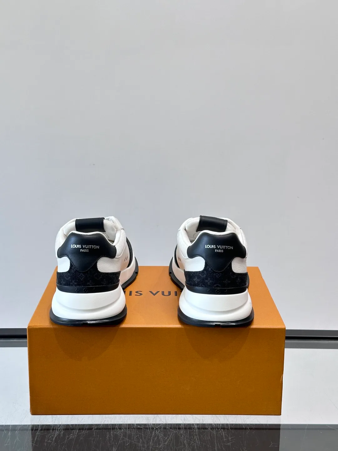 Men's Sneakers LOUIS VUITTON 17897373