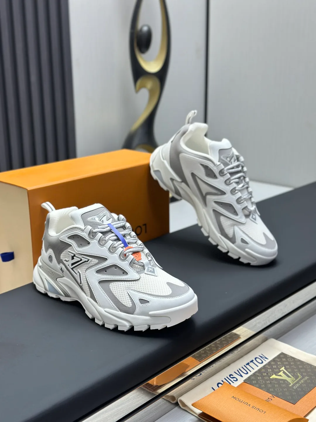 Women's Sneakers LOUIS VUITTON 18211985