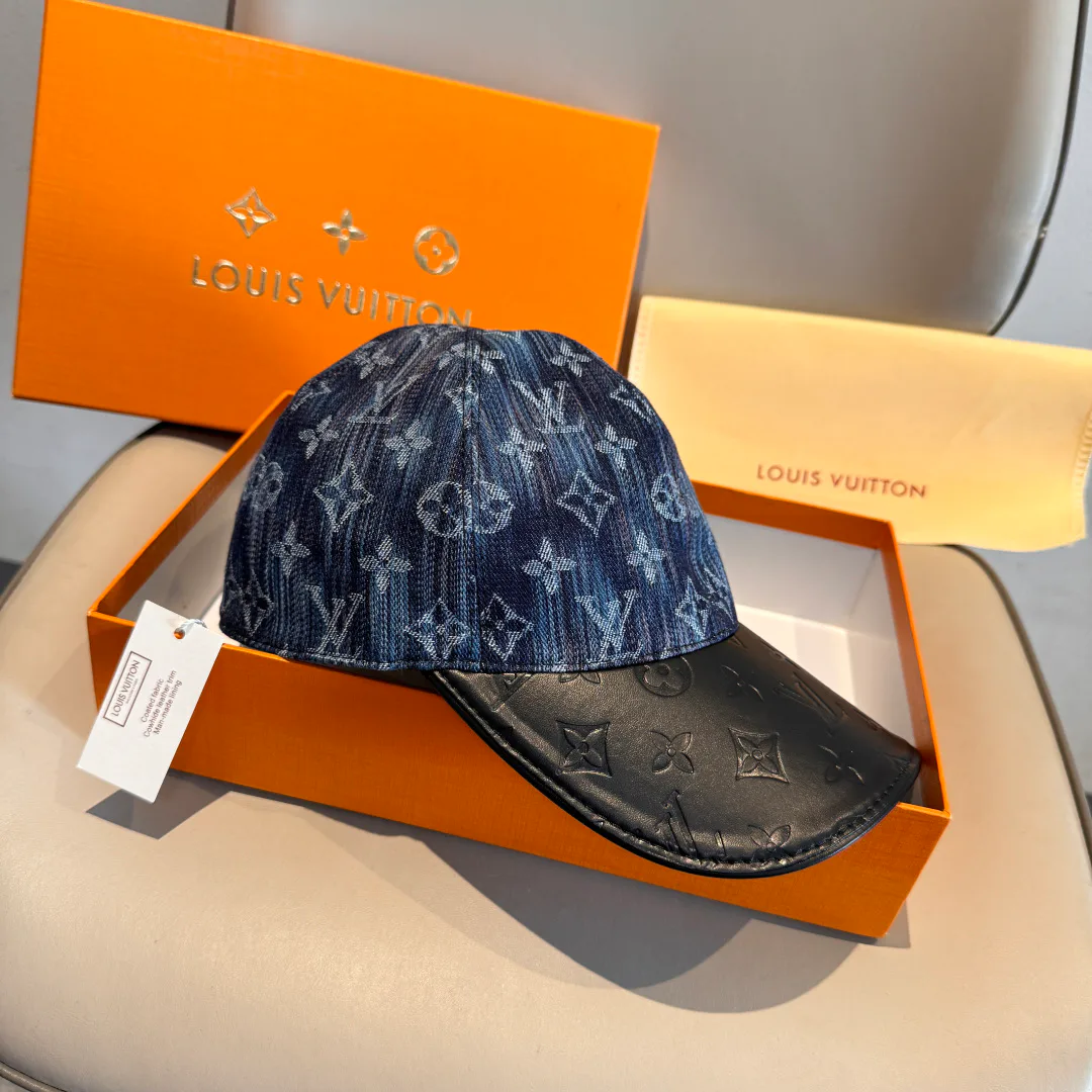 Hats LOUIS VUITTON 18105296