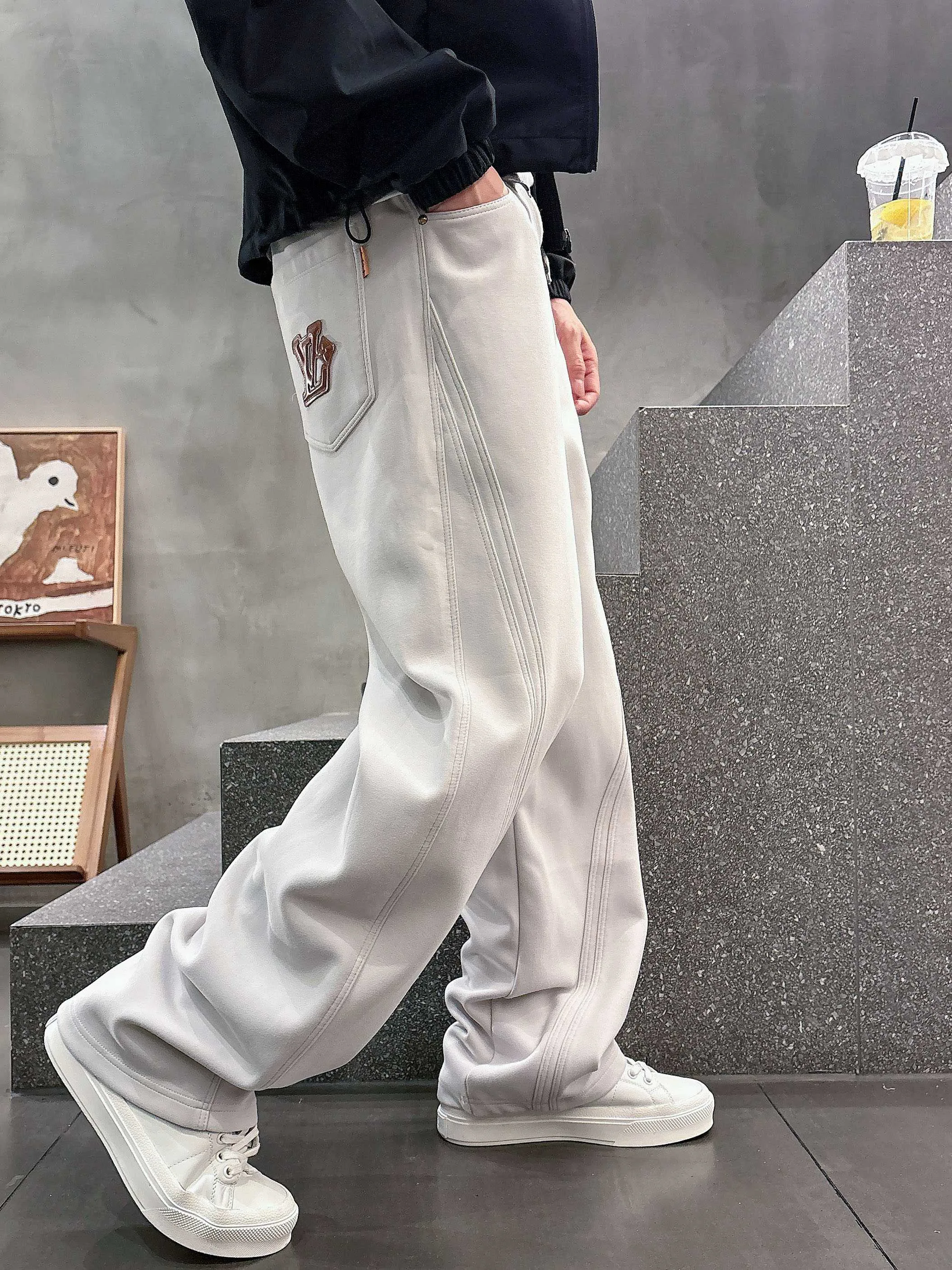 Men's Trousers LOUIS VUITTON 18368682