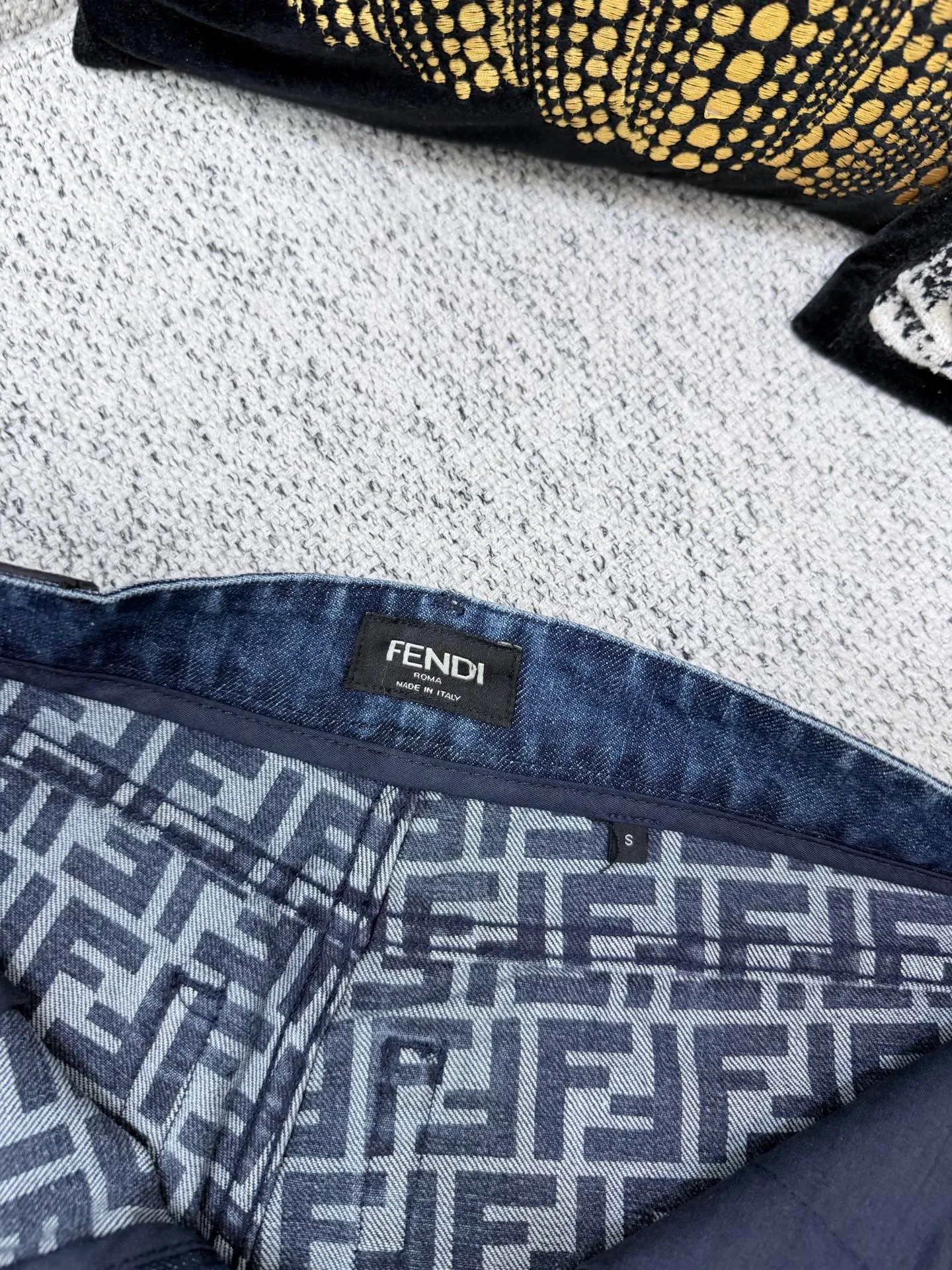 Men's Shorts FENDI 18074039