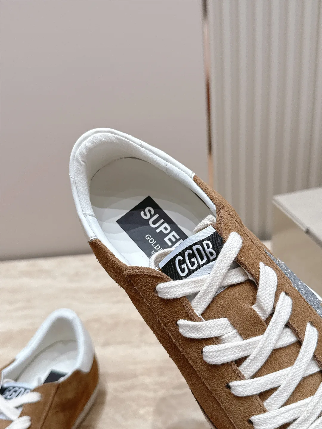 Women's Sneakers GOLDEN GOOSE 17963437