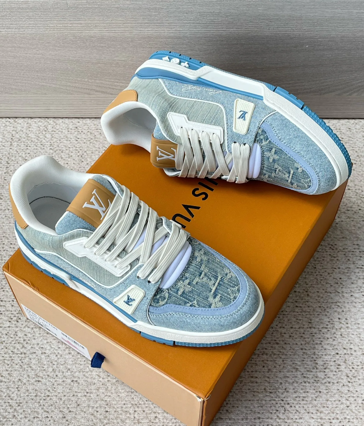 Men's Sneakers LOUIS VUITTON 17972124