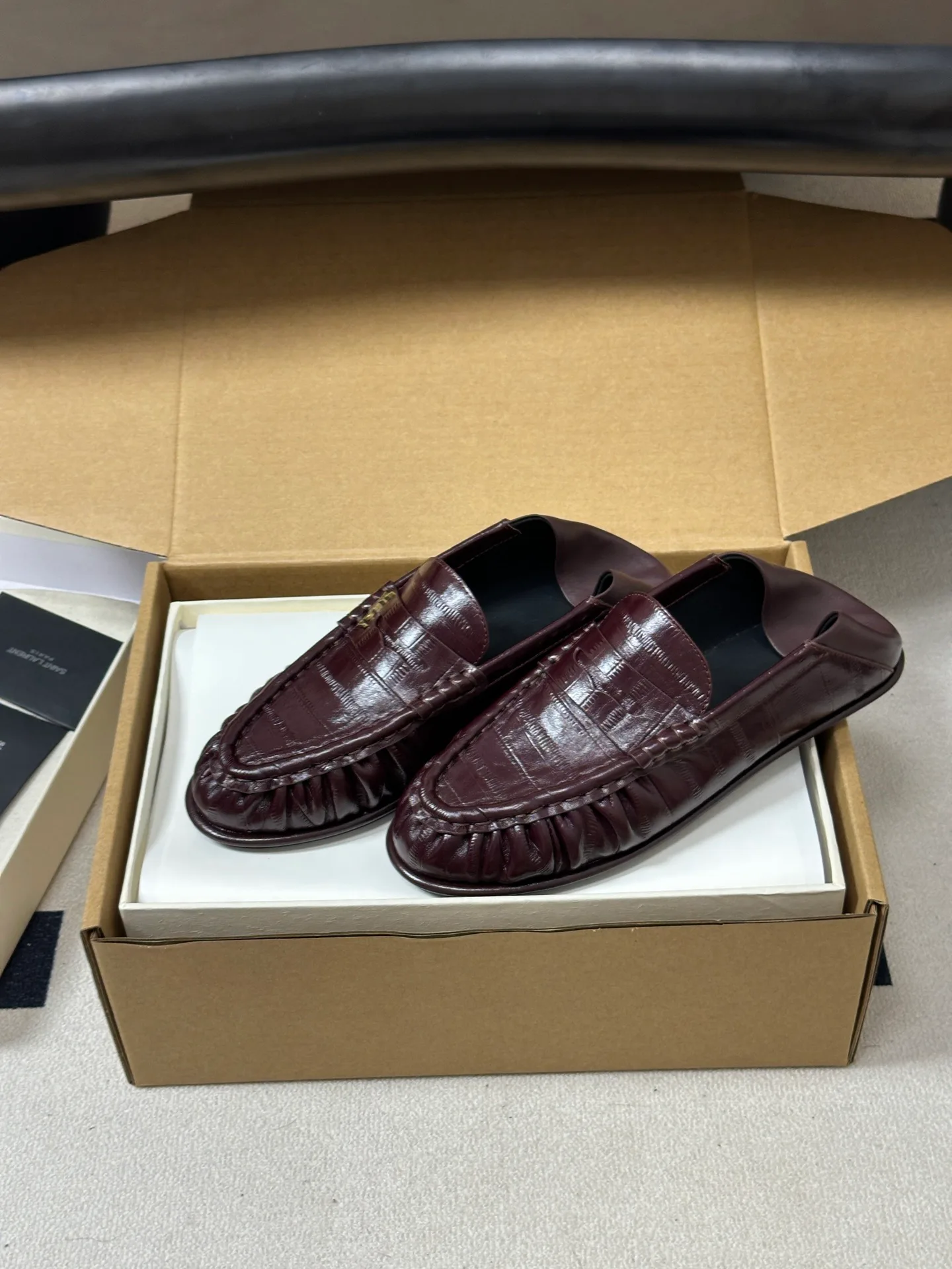 Women's Loafers And Moccasins SAINT LAURENT 18049118