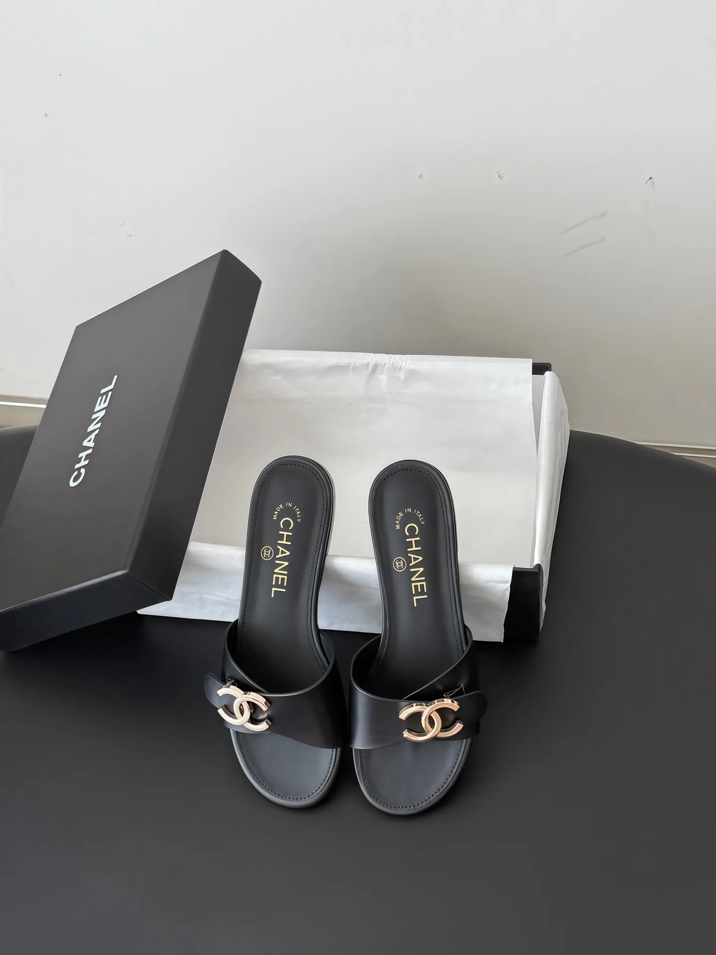 Women's Flip-Flops CHANEL 17784779