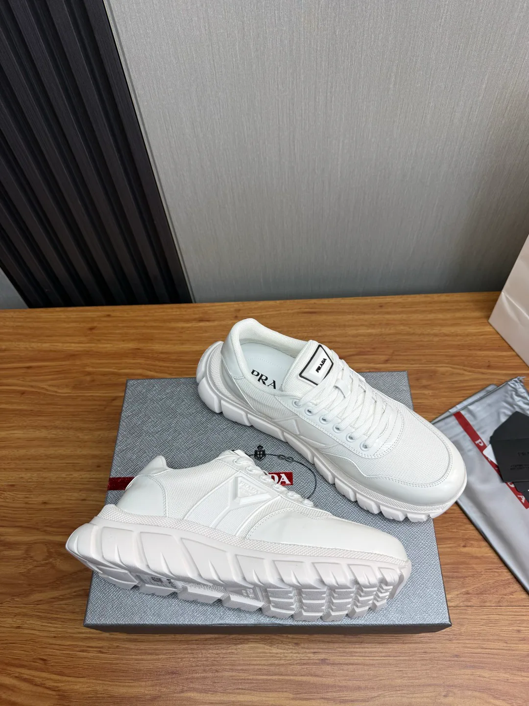 Men's Sneakers PRADA 17814114