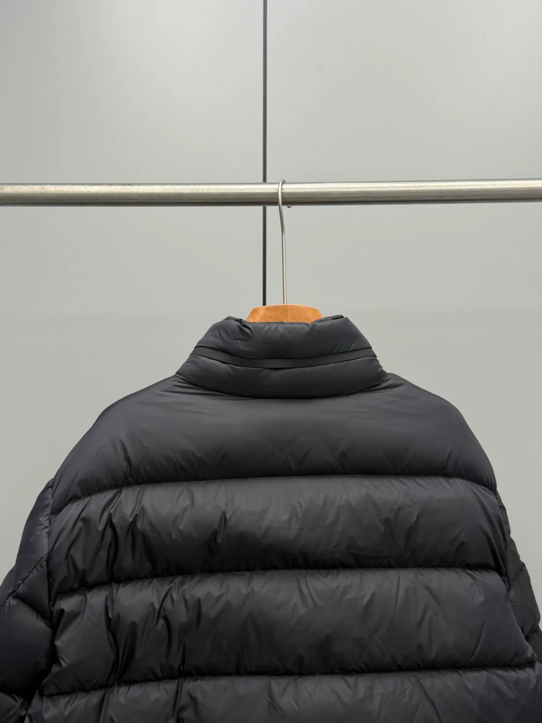 Men's Jackets And Down Jackets MONCLER 18330227