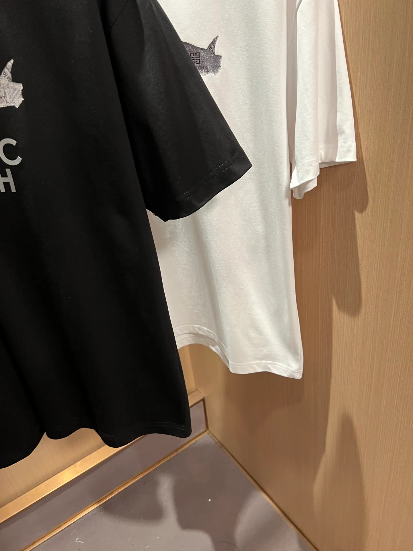 Men's T-Shirts GIVENCHY 18343328