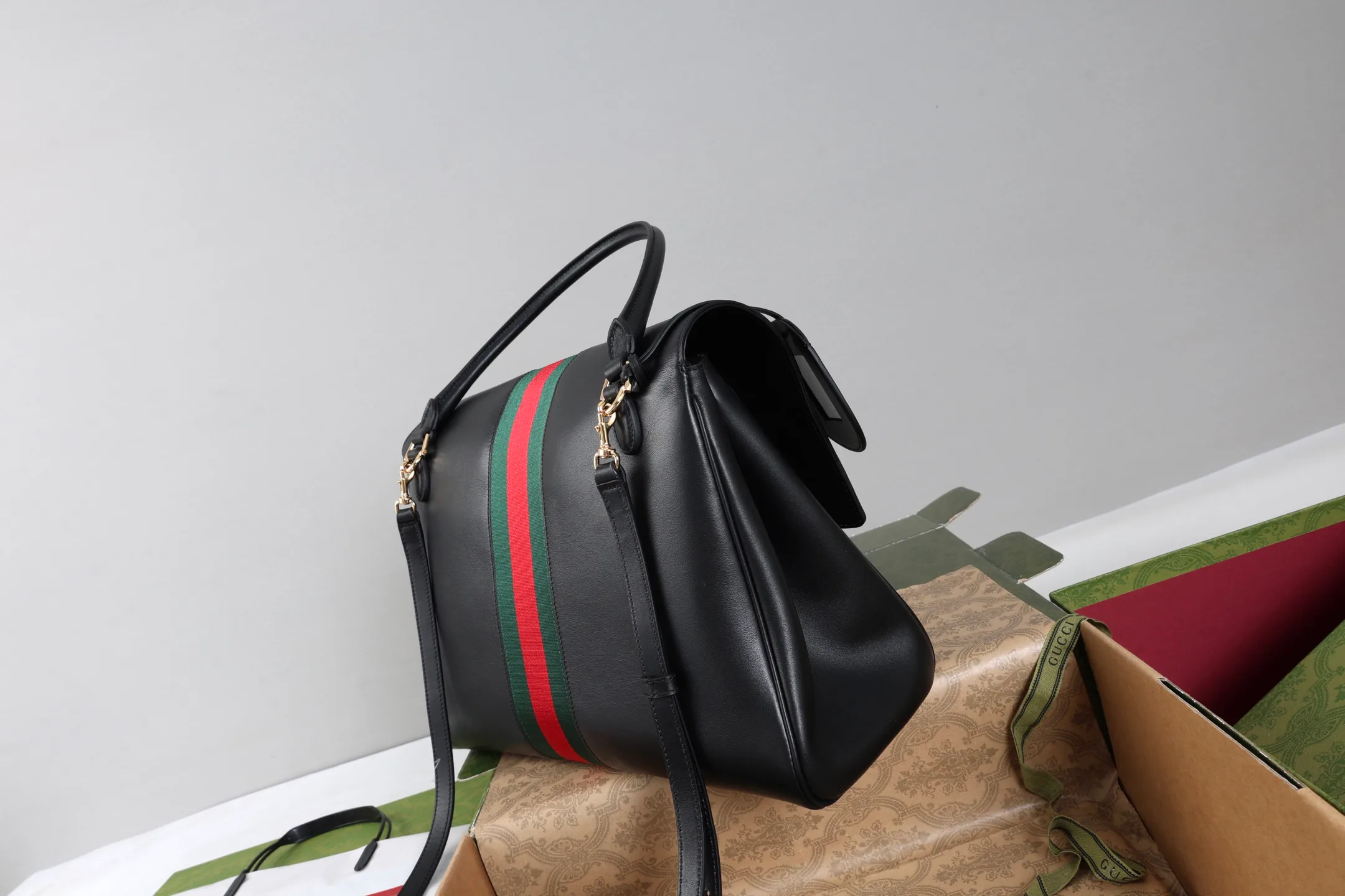 Women's Classic Handbags GUCCI 18250588