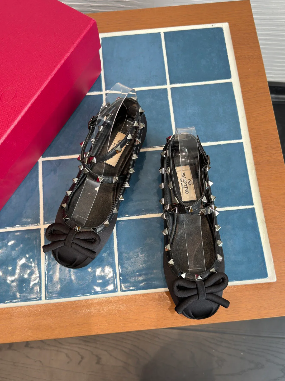 Women's Ballet Flats VALENTINO 18125367
