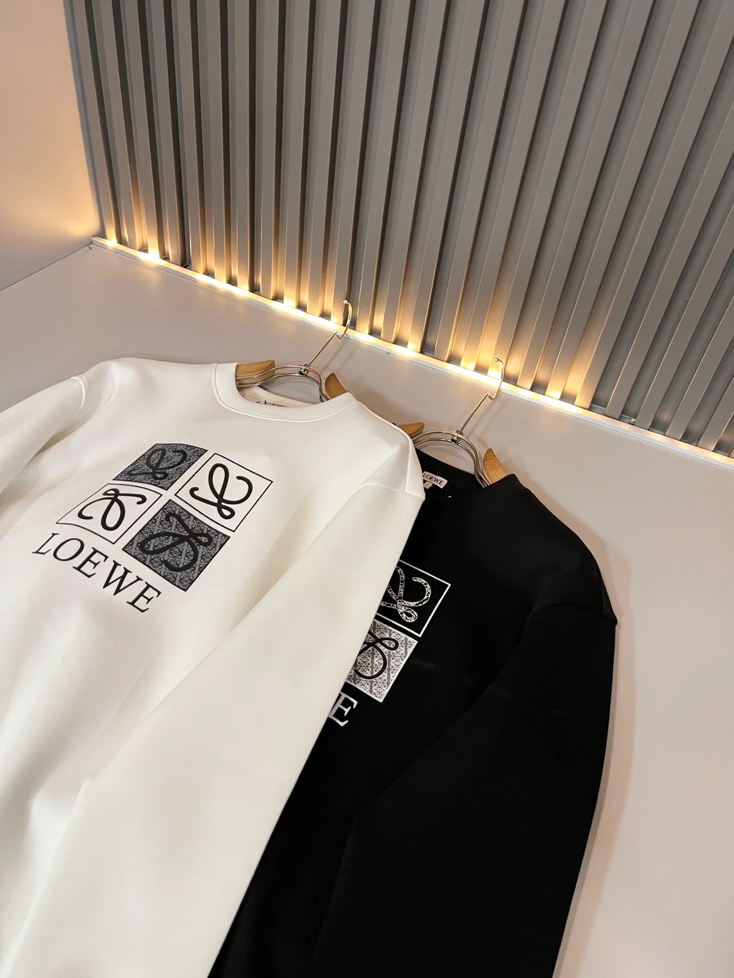 Men's Sweatshirts And Hoodies LOEWE 18446404