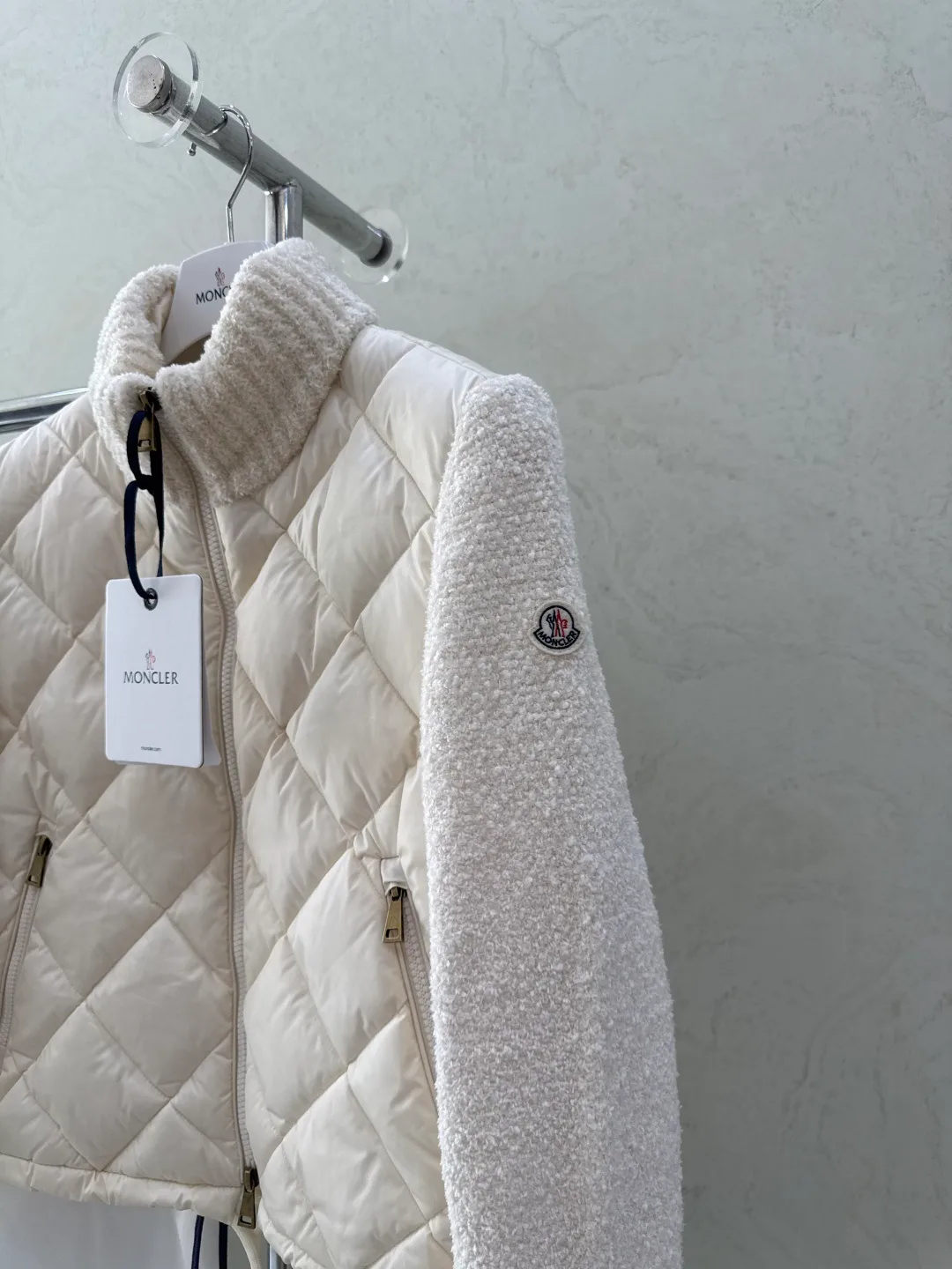 Women's Jackets And Down Jackets MONCLER 18539124